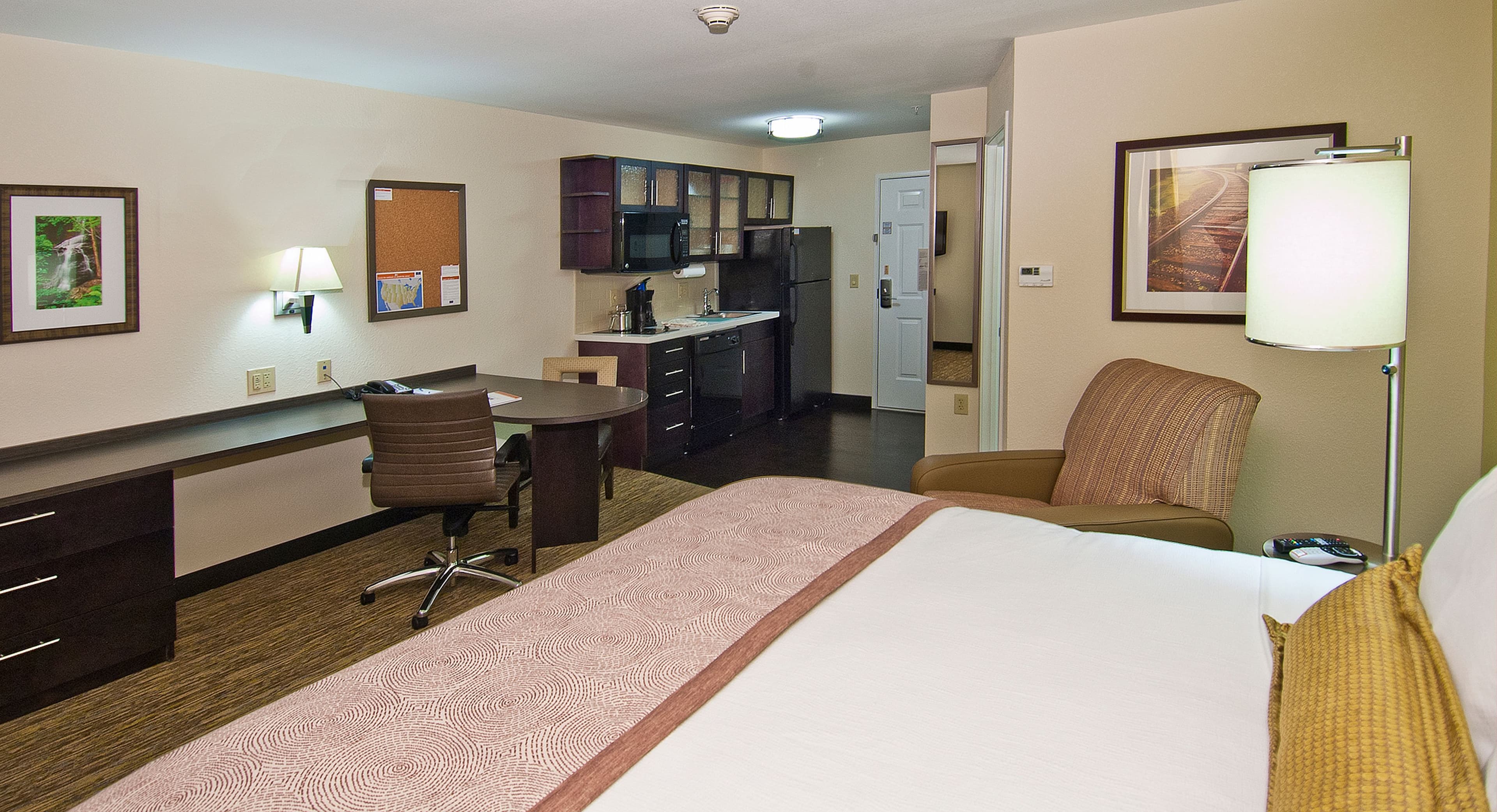 Candlewood Suites Tupelo North - Image 4