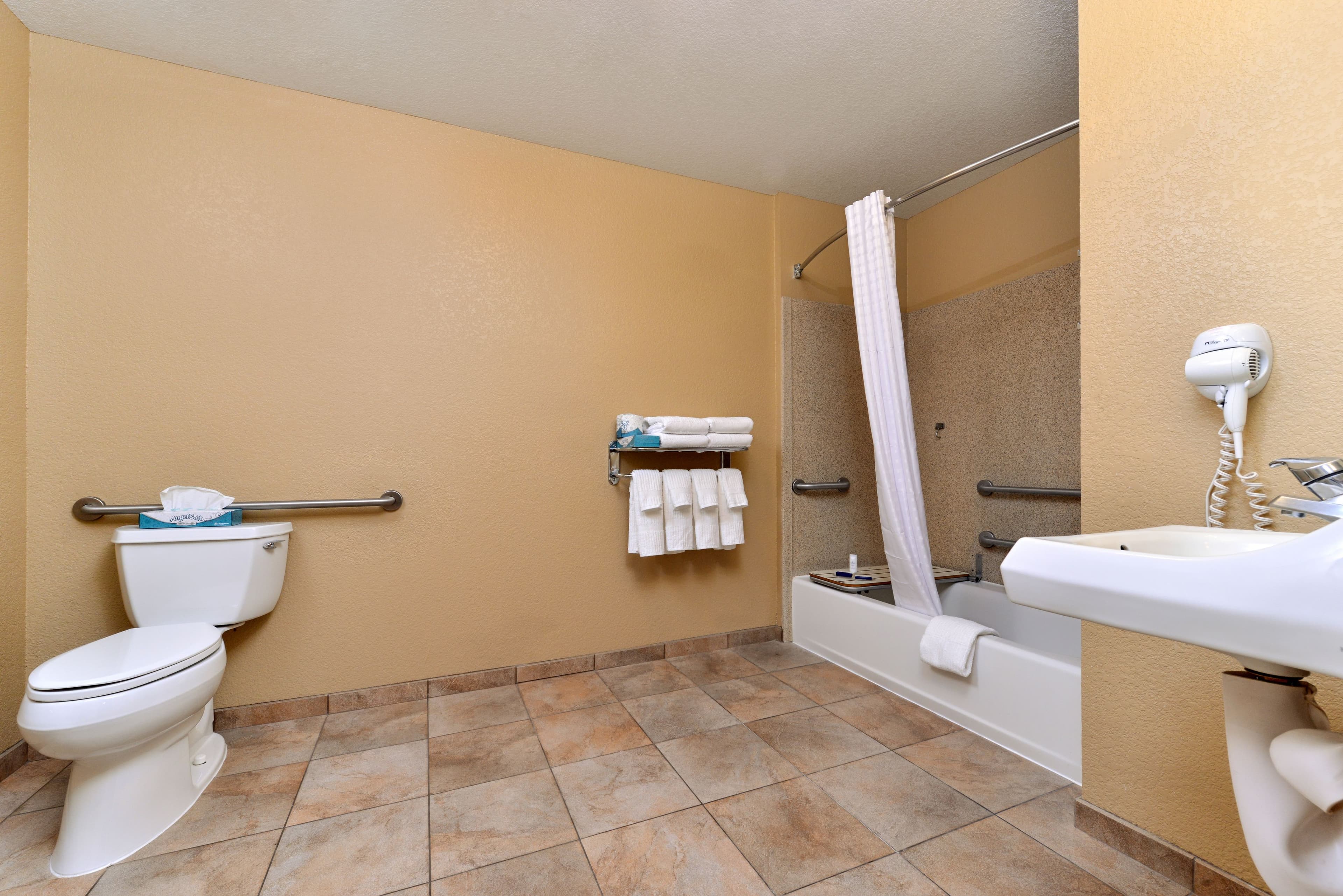 Candlewood Suites Turlock — 12