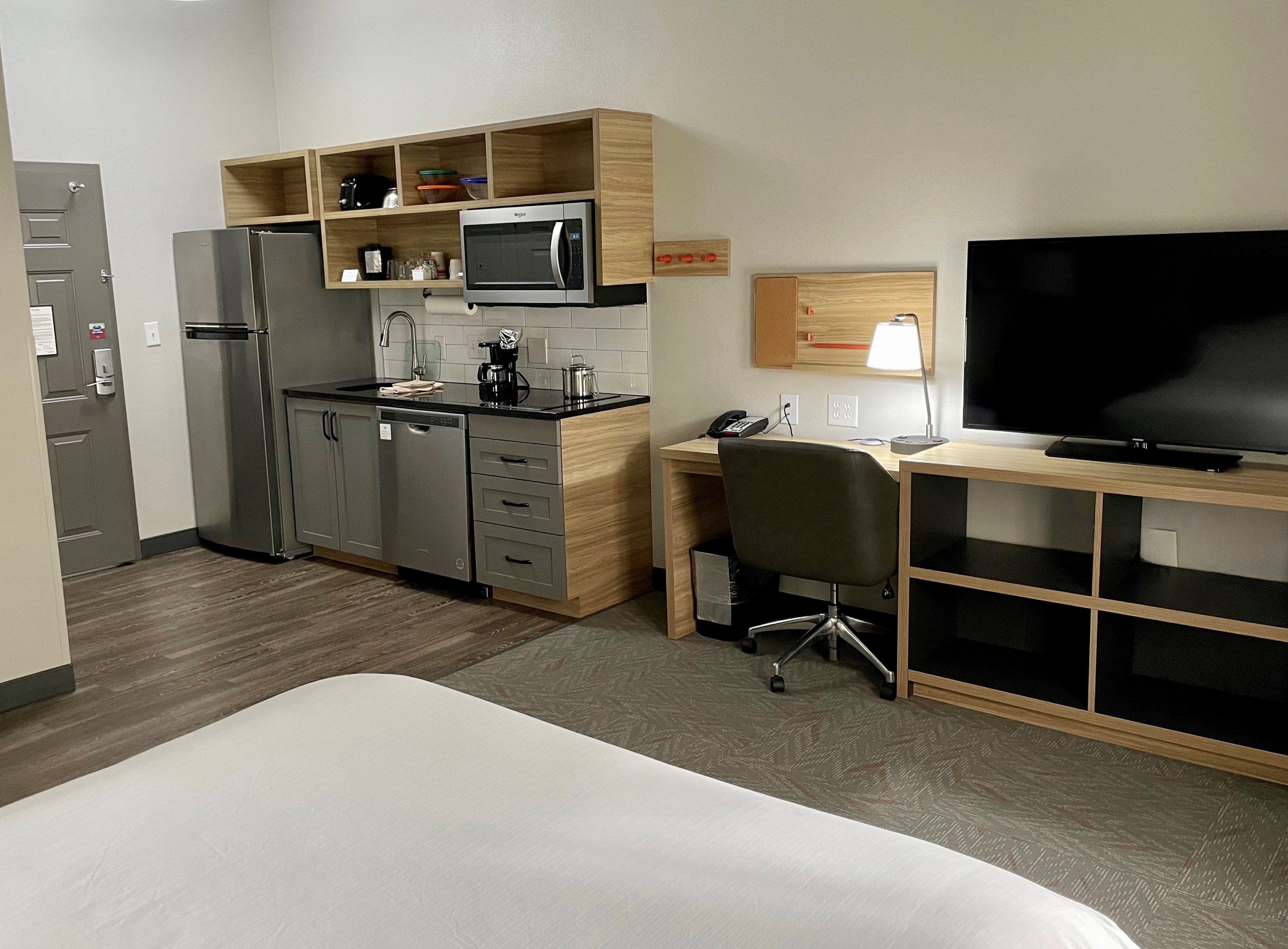 Candlewood Suites Tuscaloosa — 8