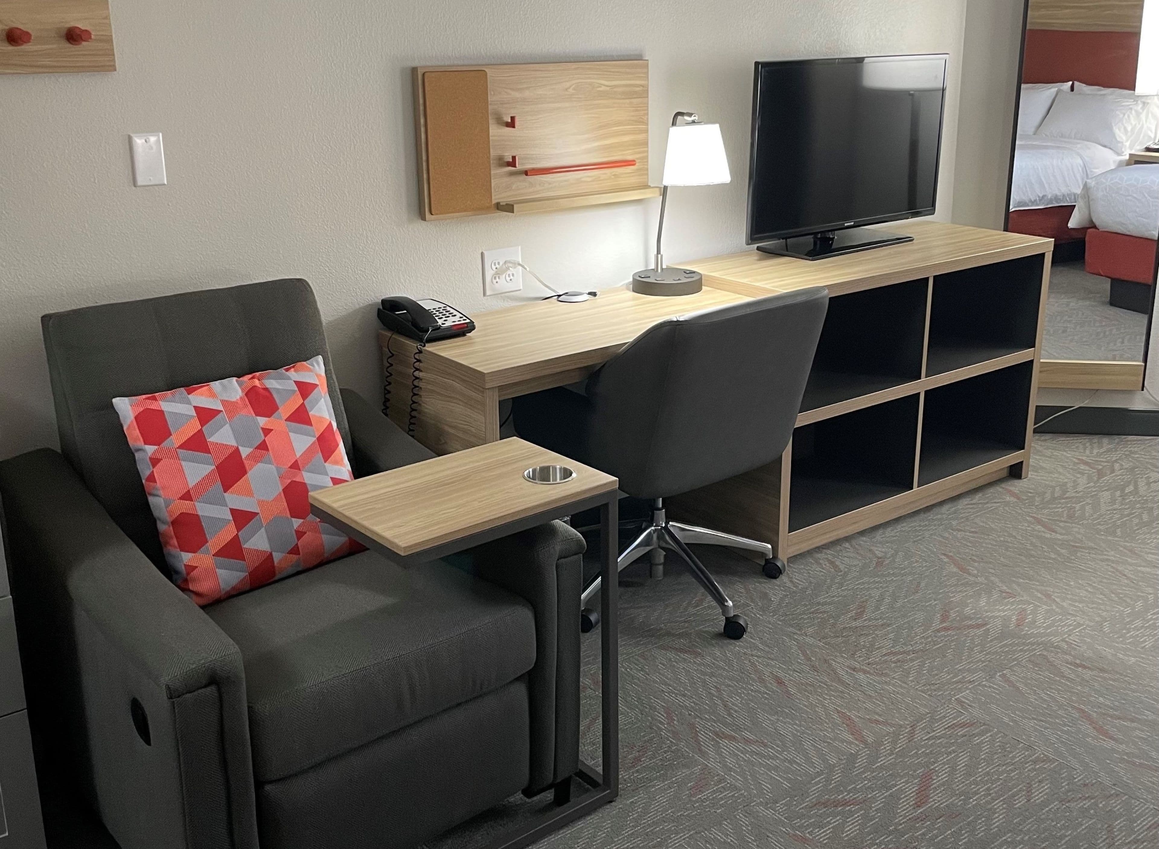 Candlewood Suites Tuscaloosa - Image 3