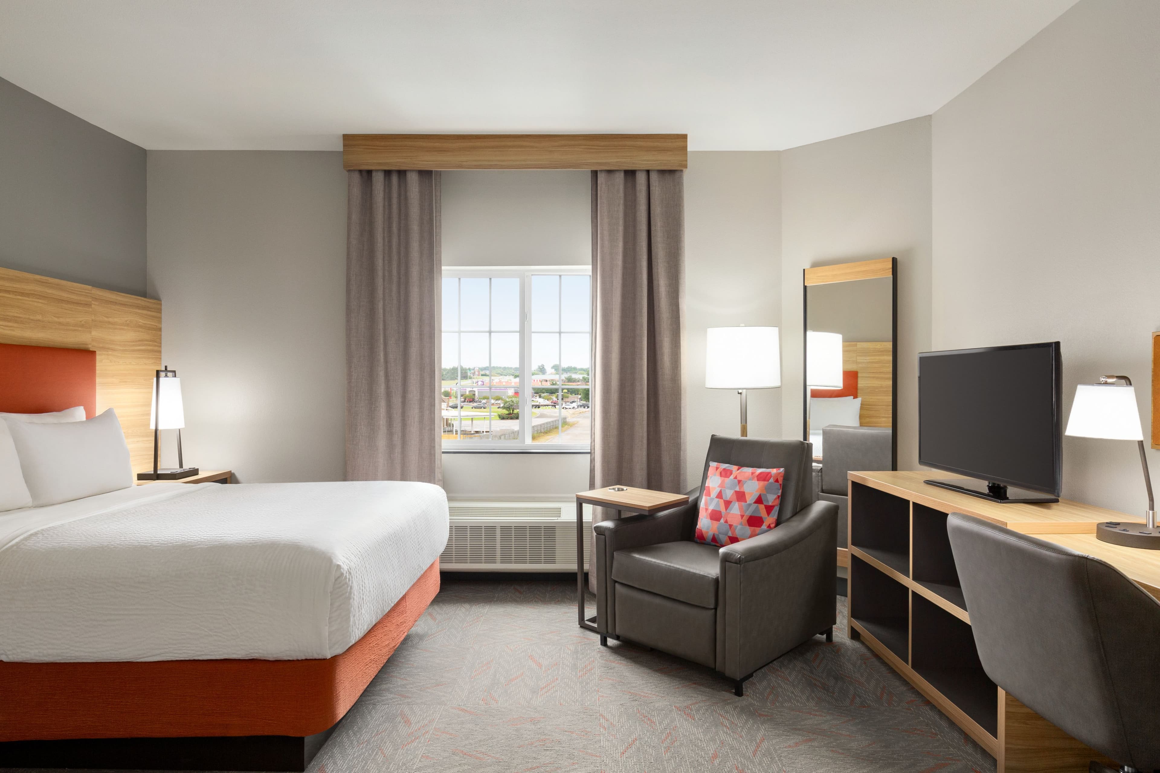 Candlewood Suites Tuscaloosa - Image 5