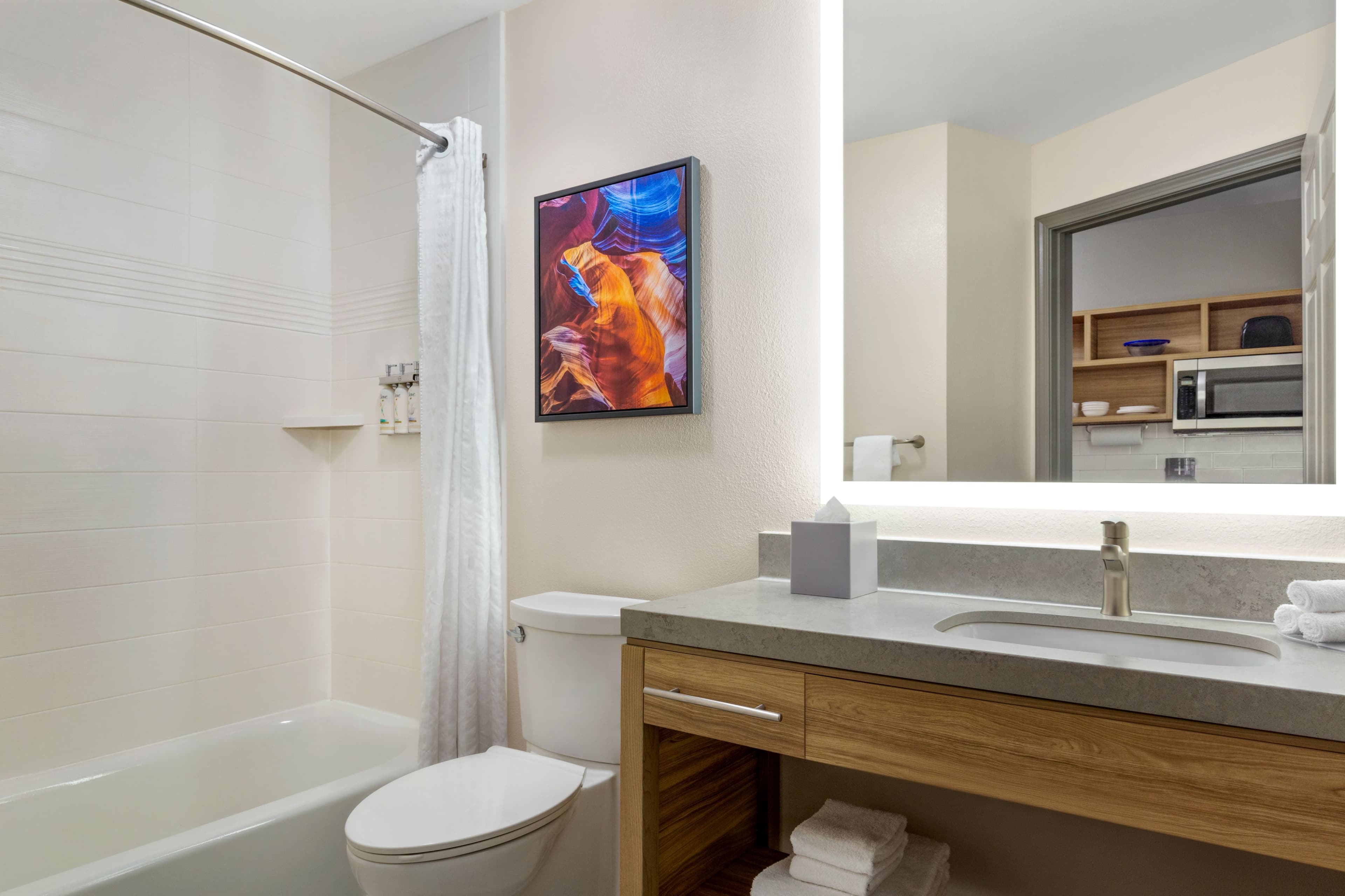 Candlewood Suites Tuscaloosa - Image 4