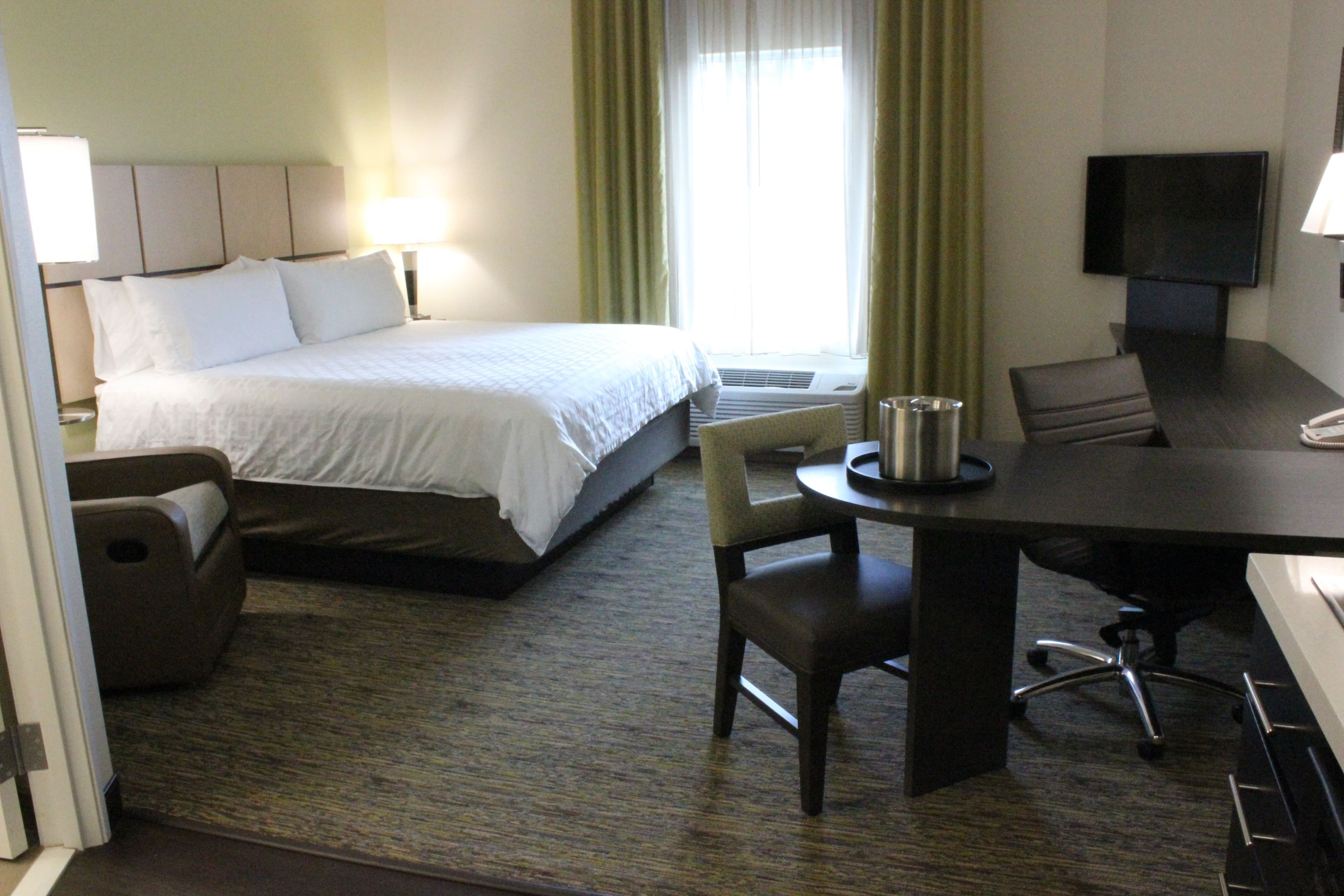 Candlewood Suites Valdosta Mall - Image 5