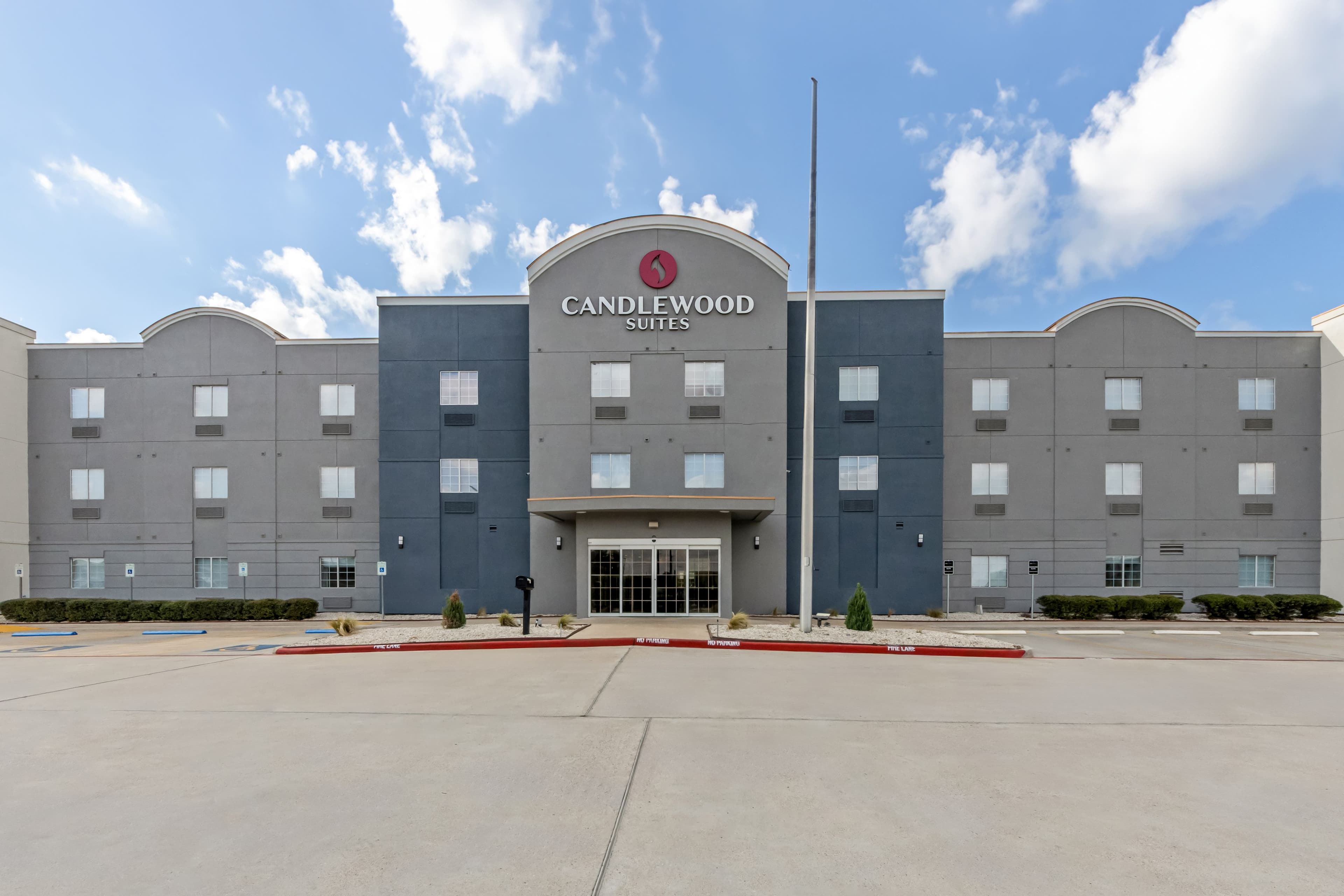 Candlewood Suites Victoria - Image 1