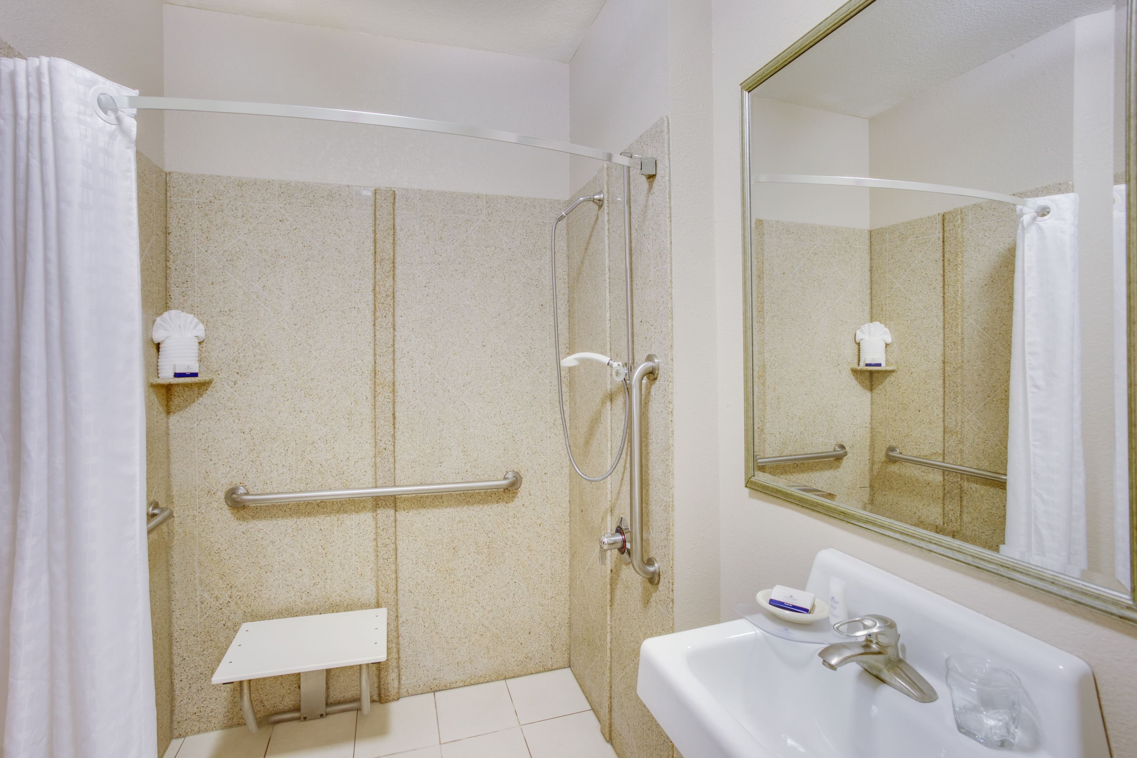 Candlewood Suites Virginia Beach Town Center — 20