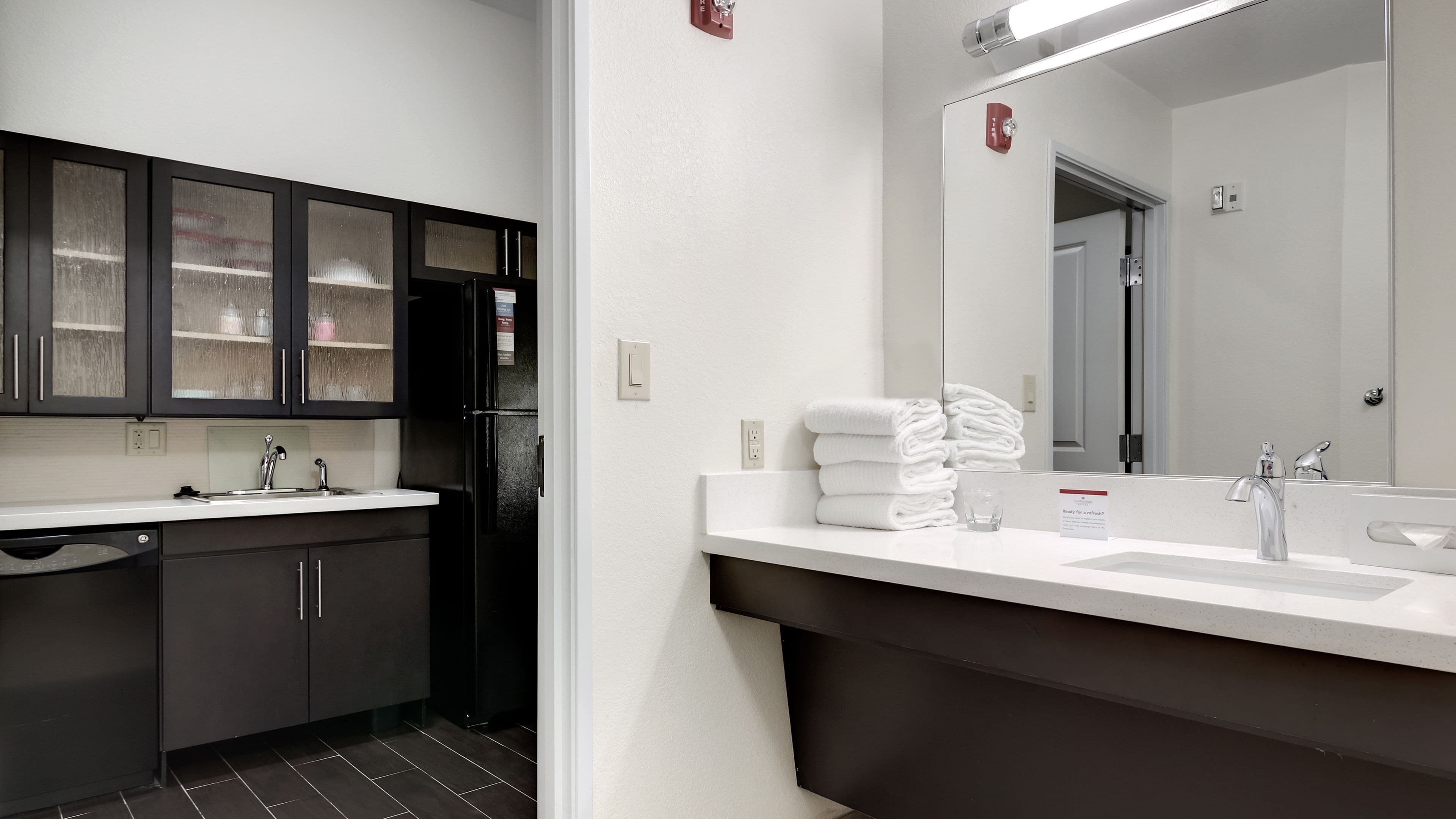 Candlewood Suites Waco - Image 4