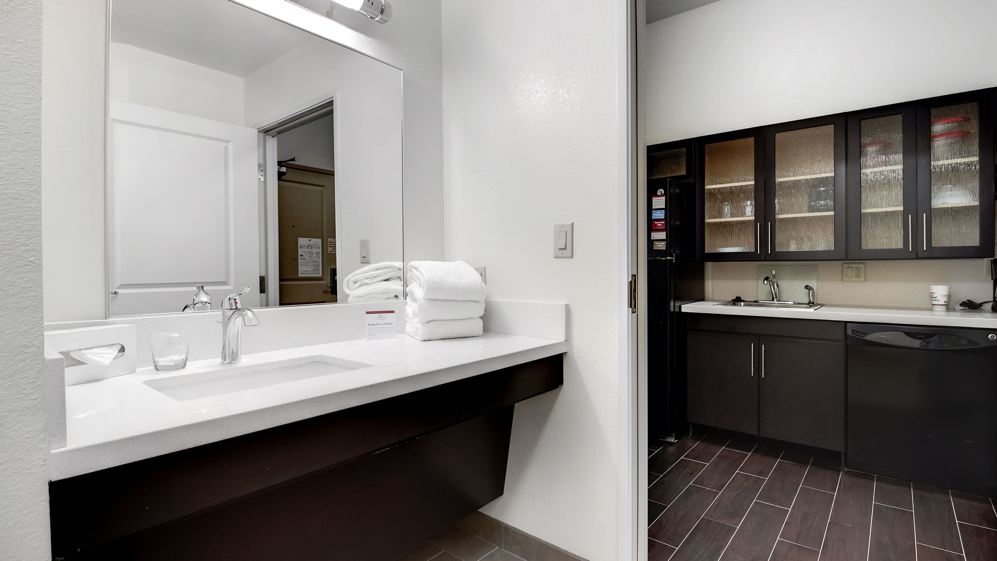 Candlewood Suites Waco - Image 5