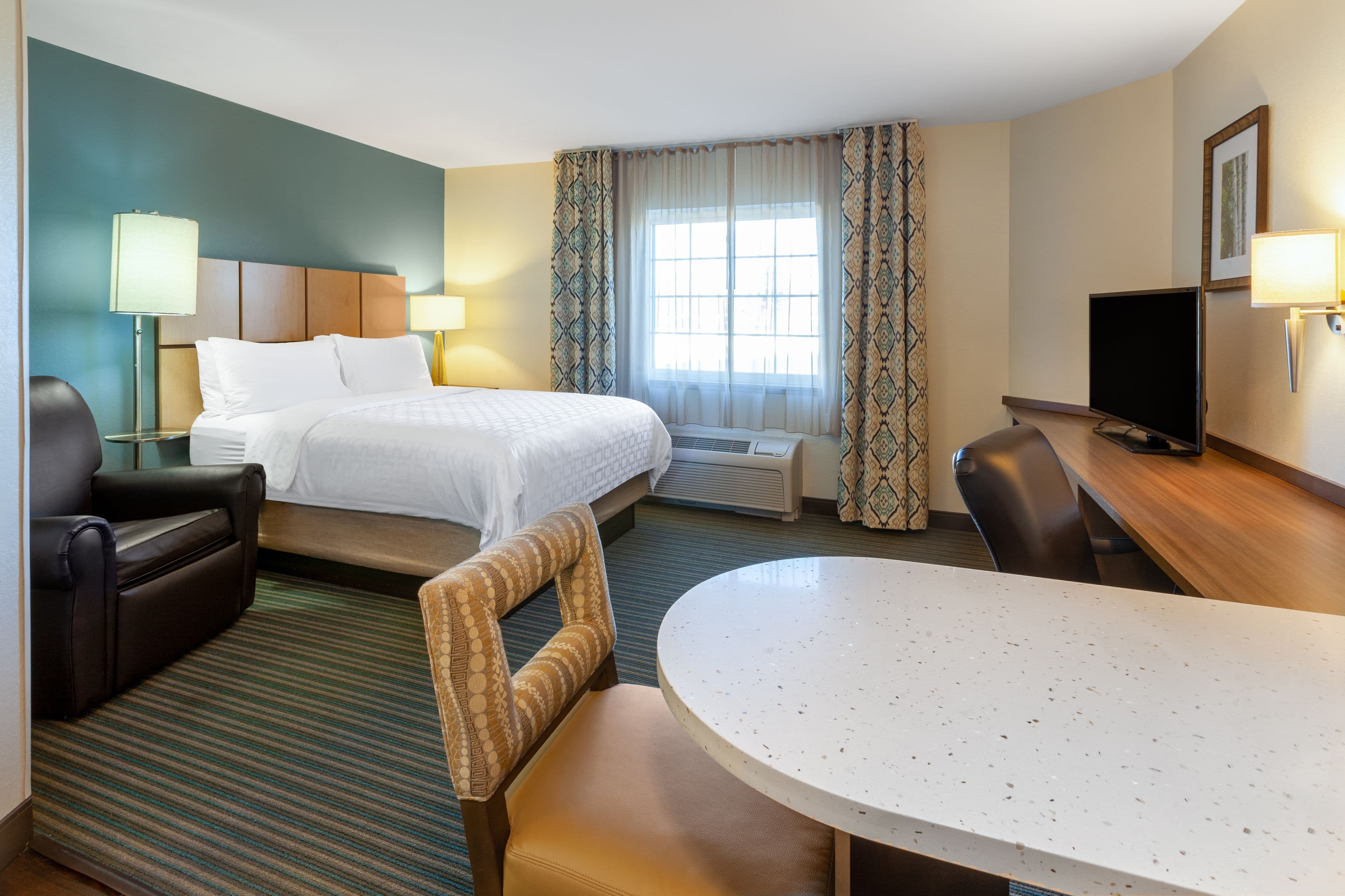 Candlewood Suites West Springfield - Image 3