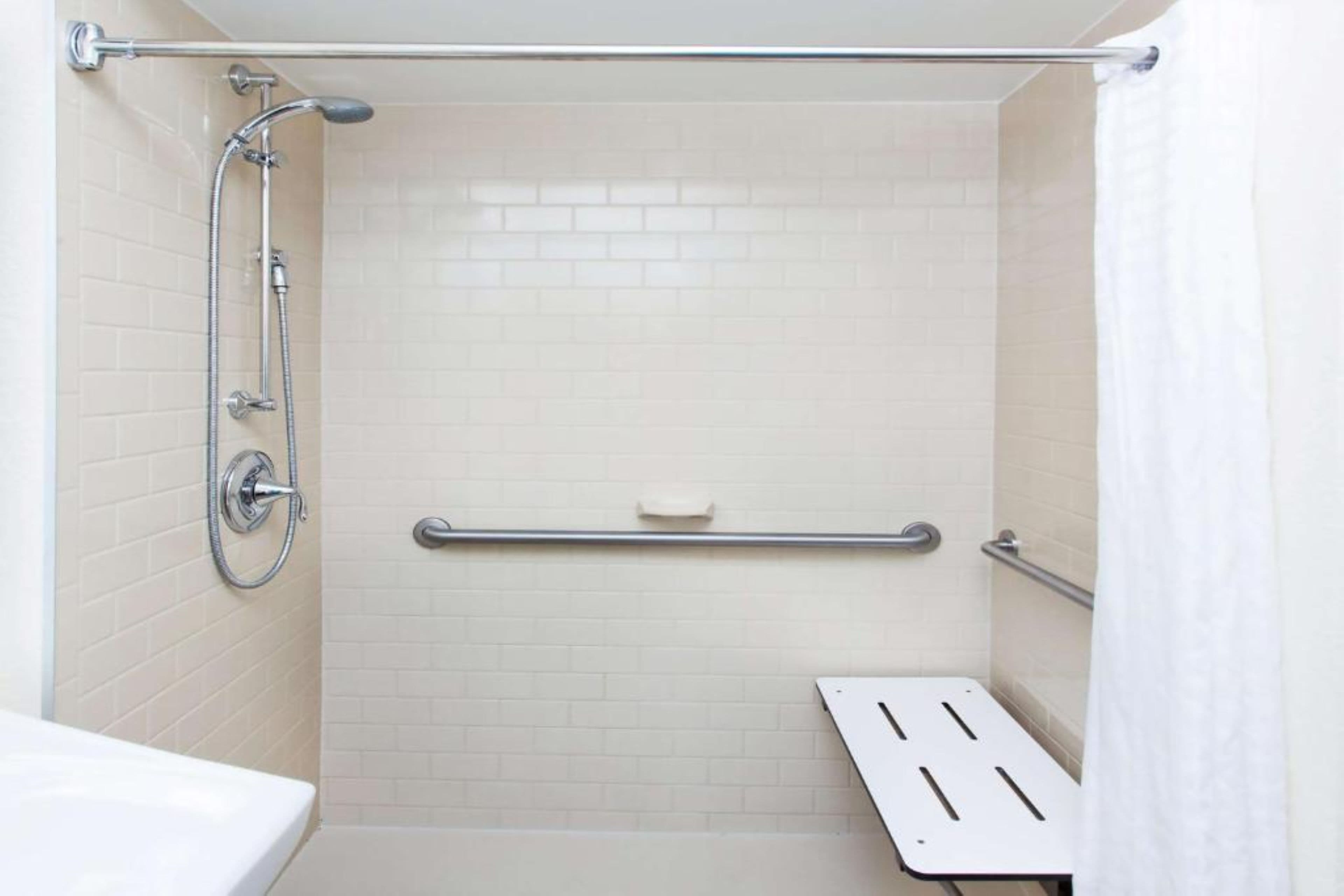 Candlewood Suites Wichita - Airport - Image 5