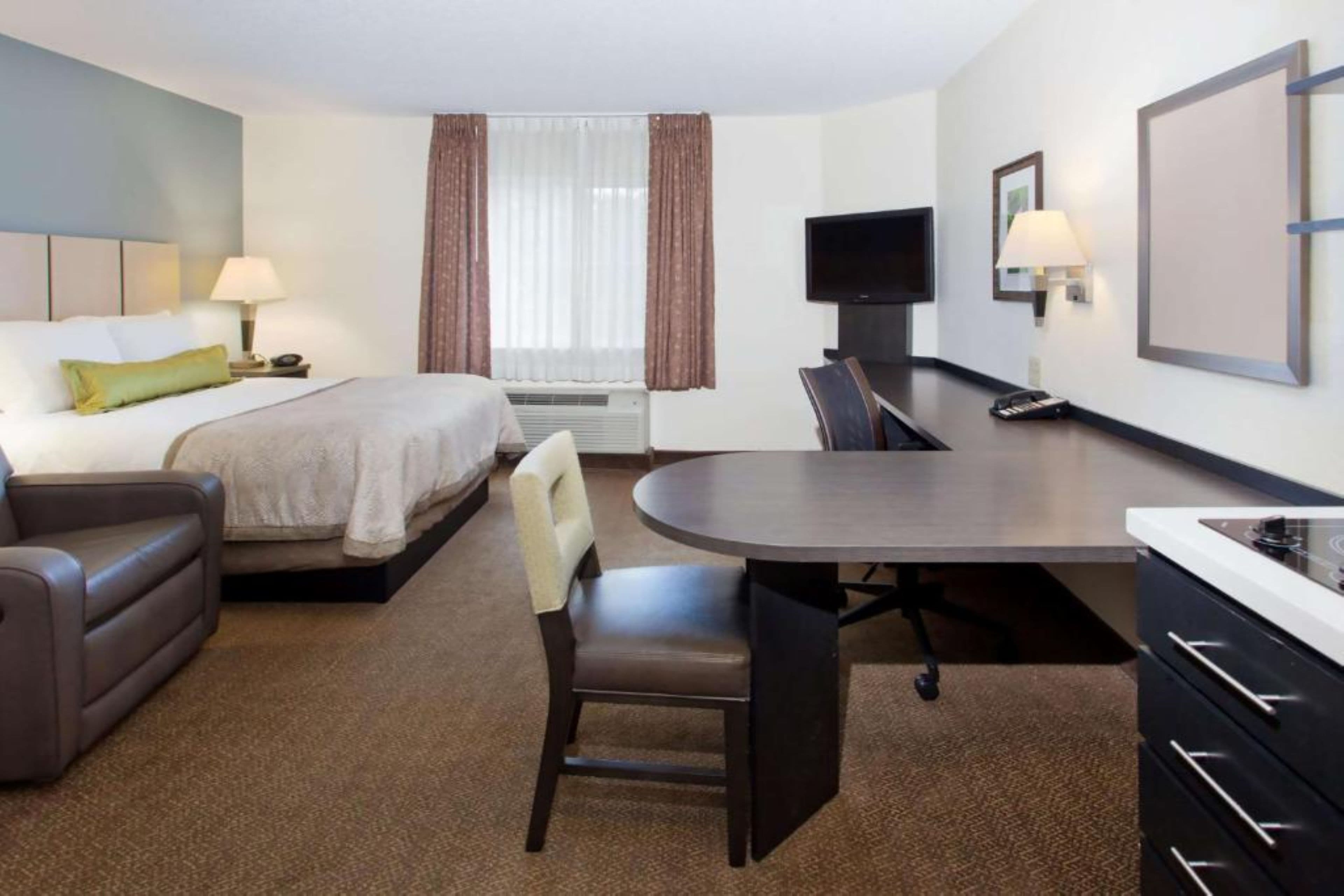 Candlewood Suites Wichita - Airport - Image 3