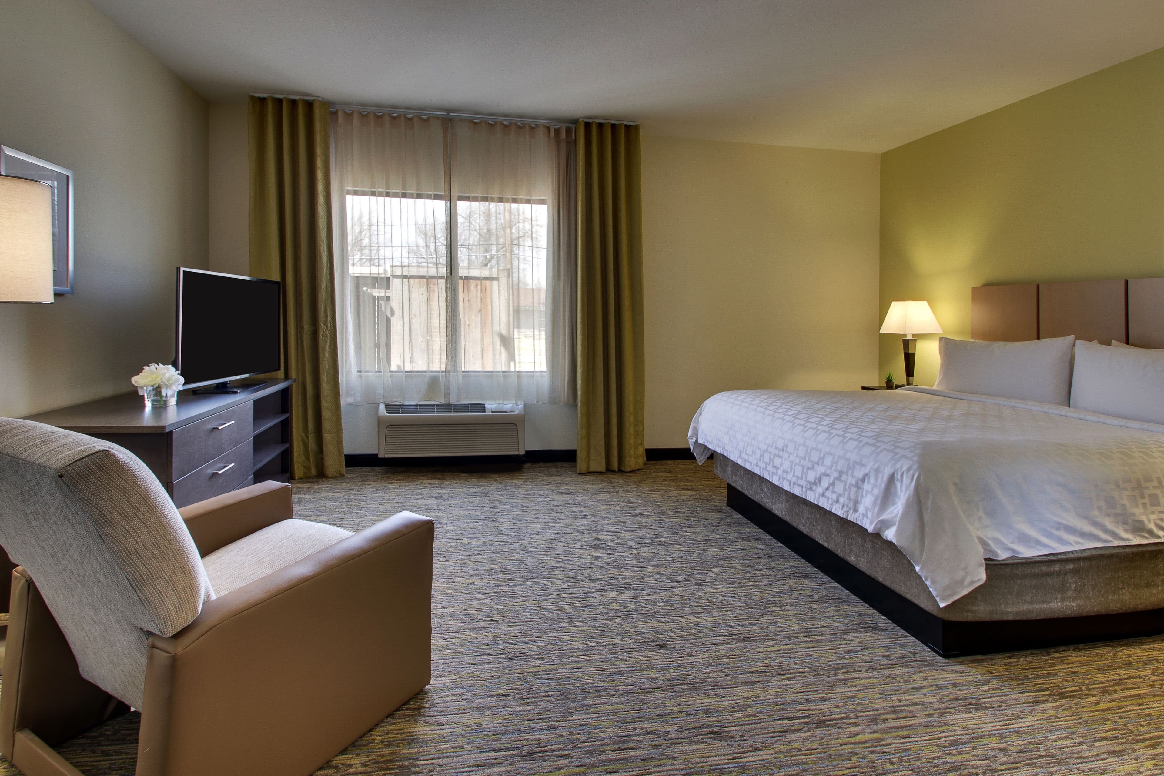 Candlewood Suites Wichita East - Image 2