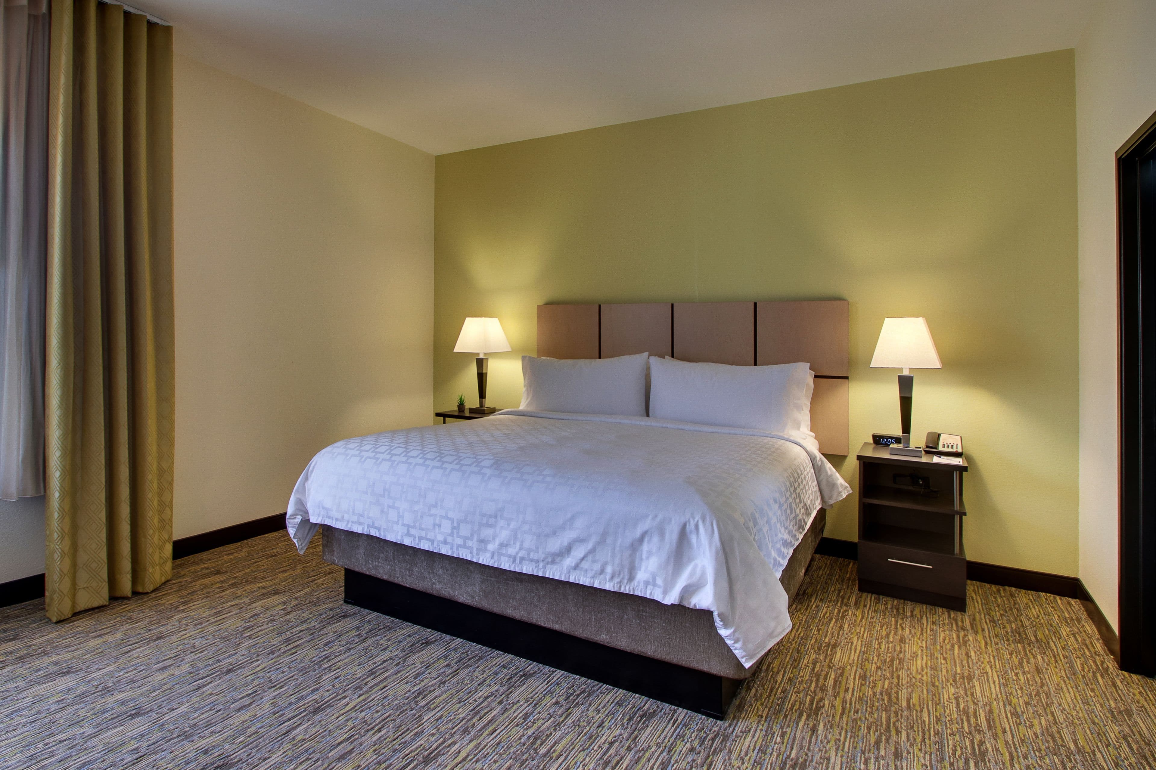 Candlewood Suites Wichita East - Image 4