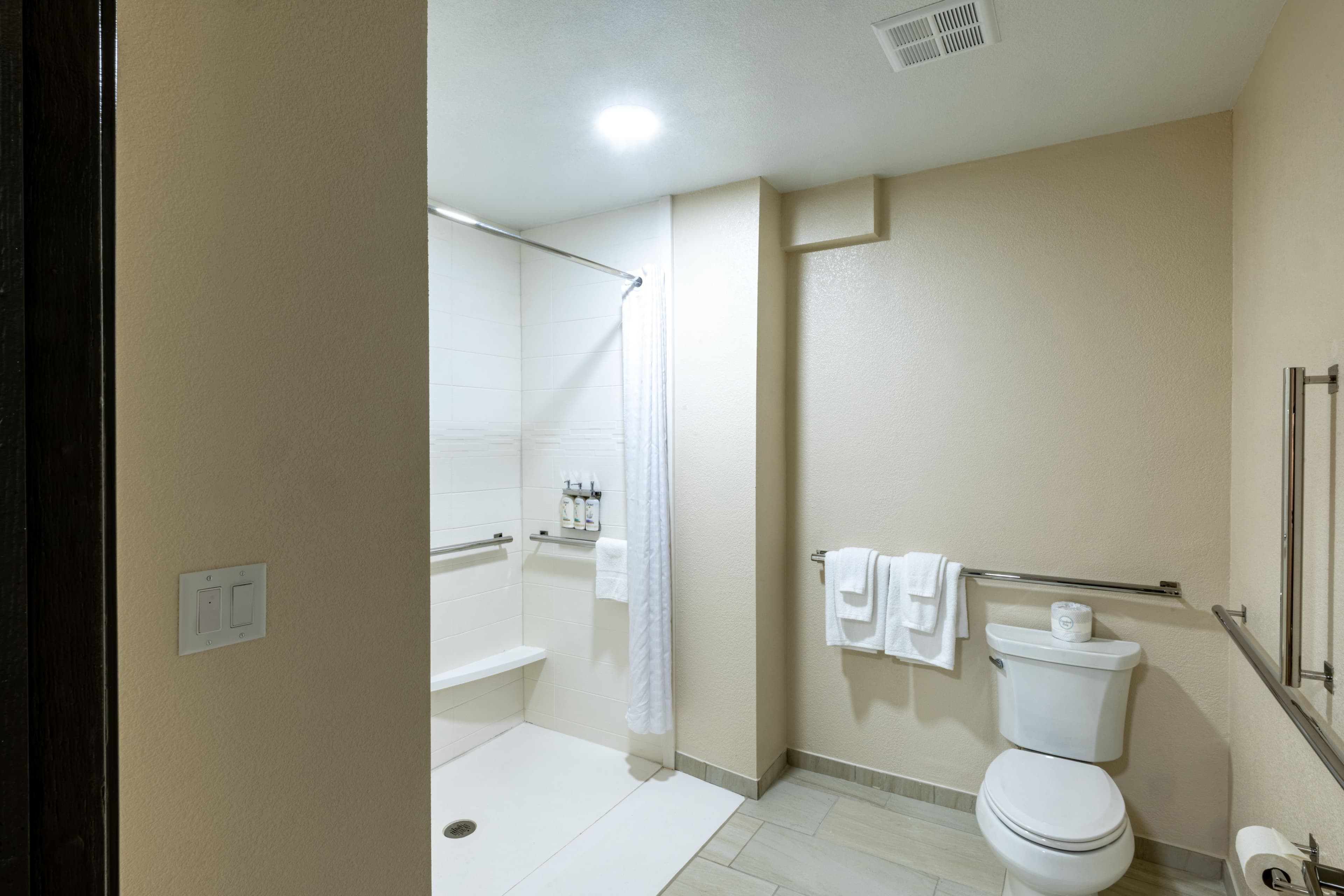 Candlewood Suites Wichita Northwest — 17