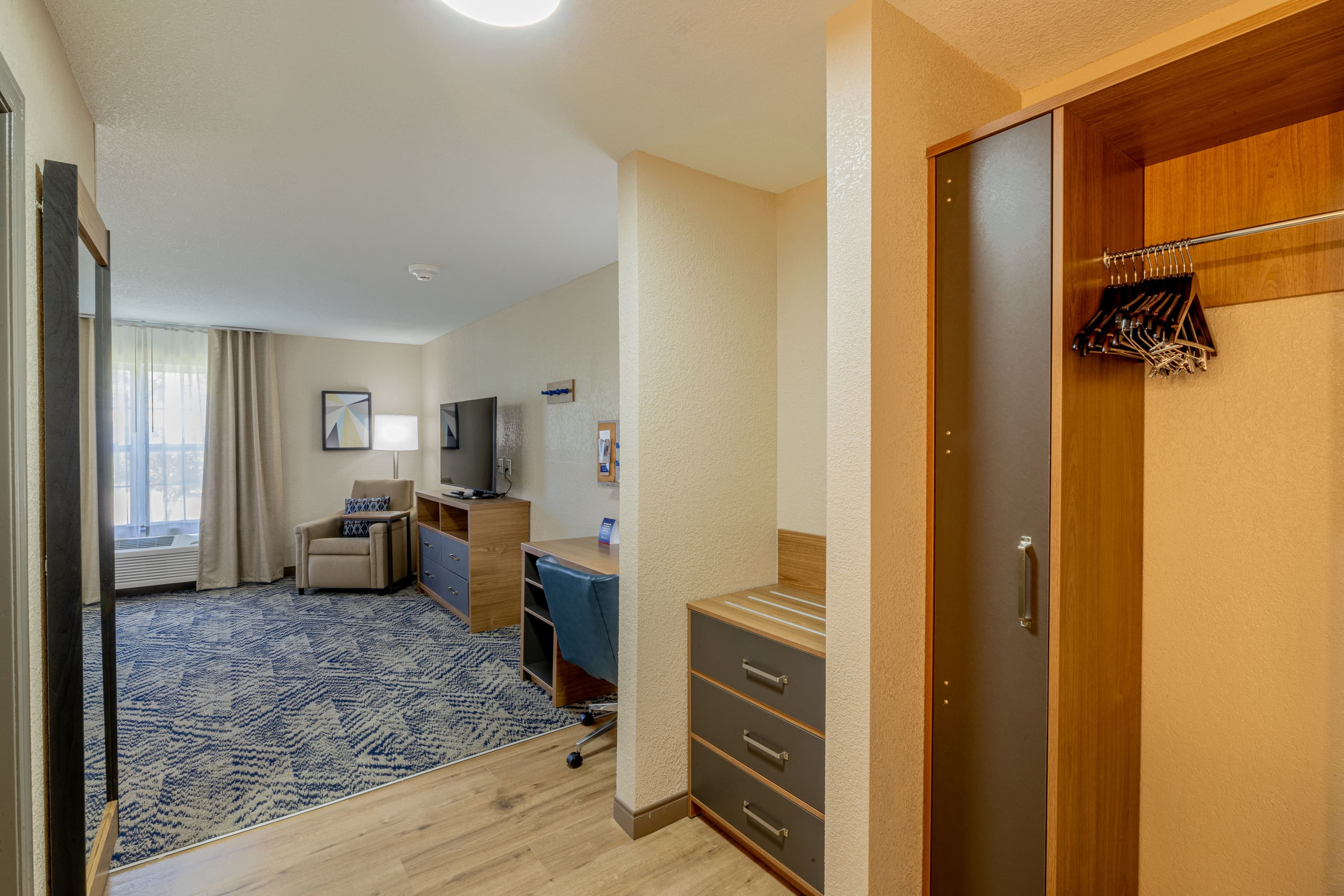 Candlewood Suites Wichita Northwest — 12