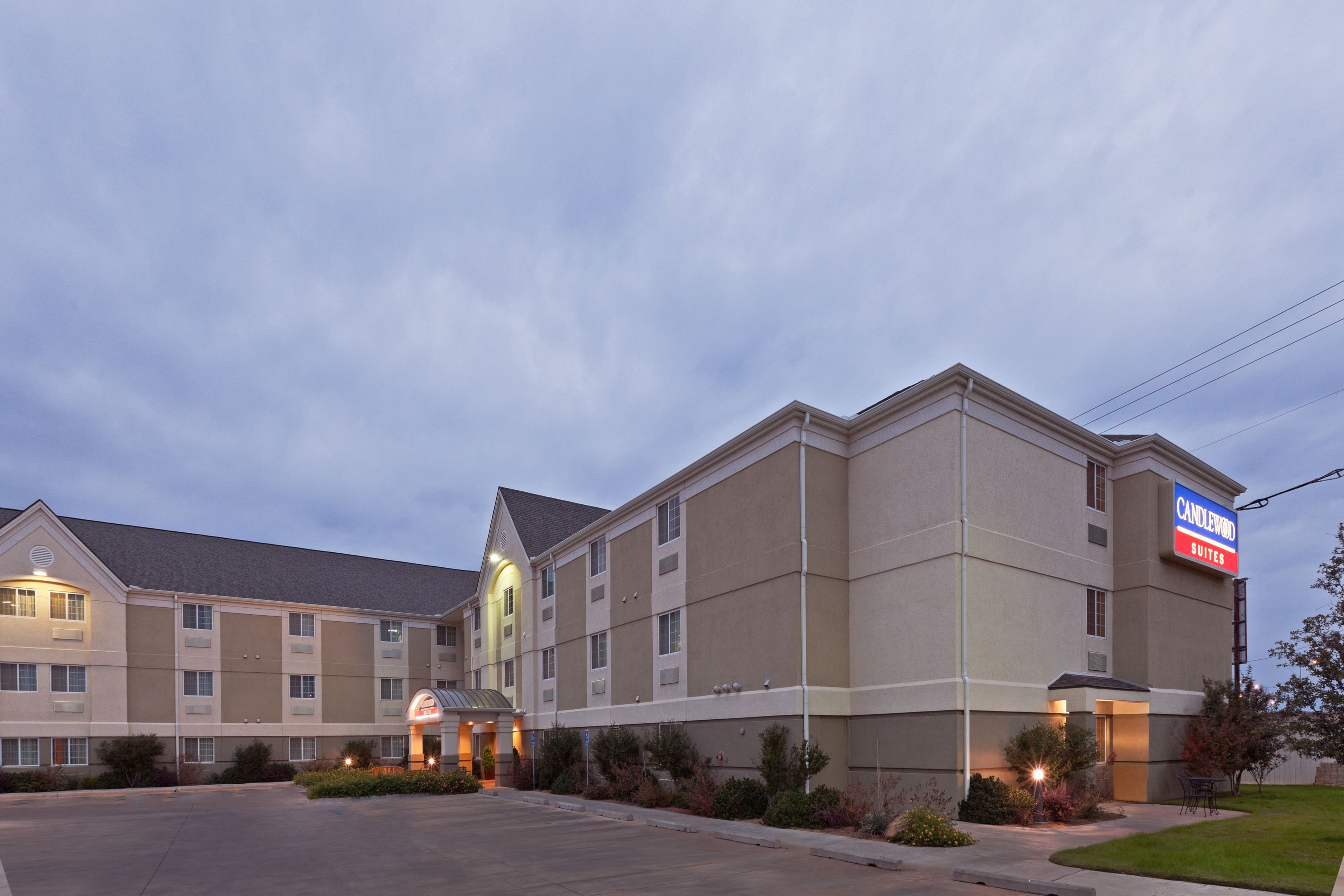 Candlewood Suites Wichita Falls @ Maurine St. - Image 1