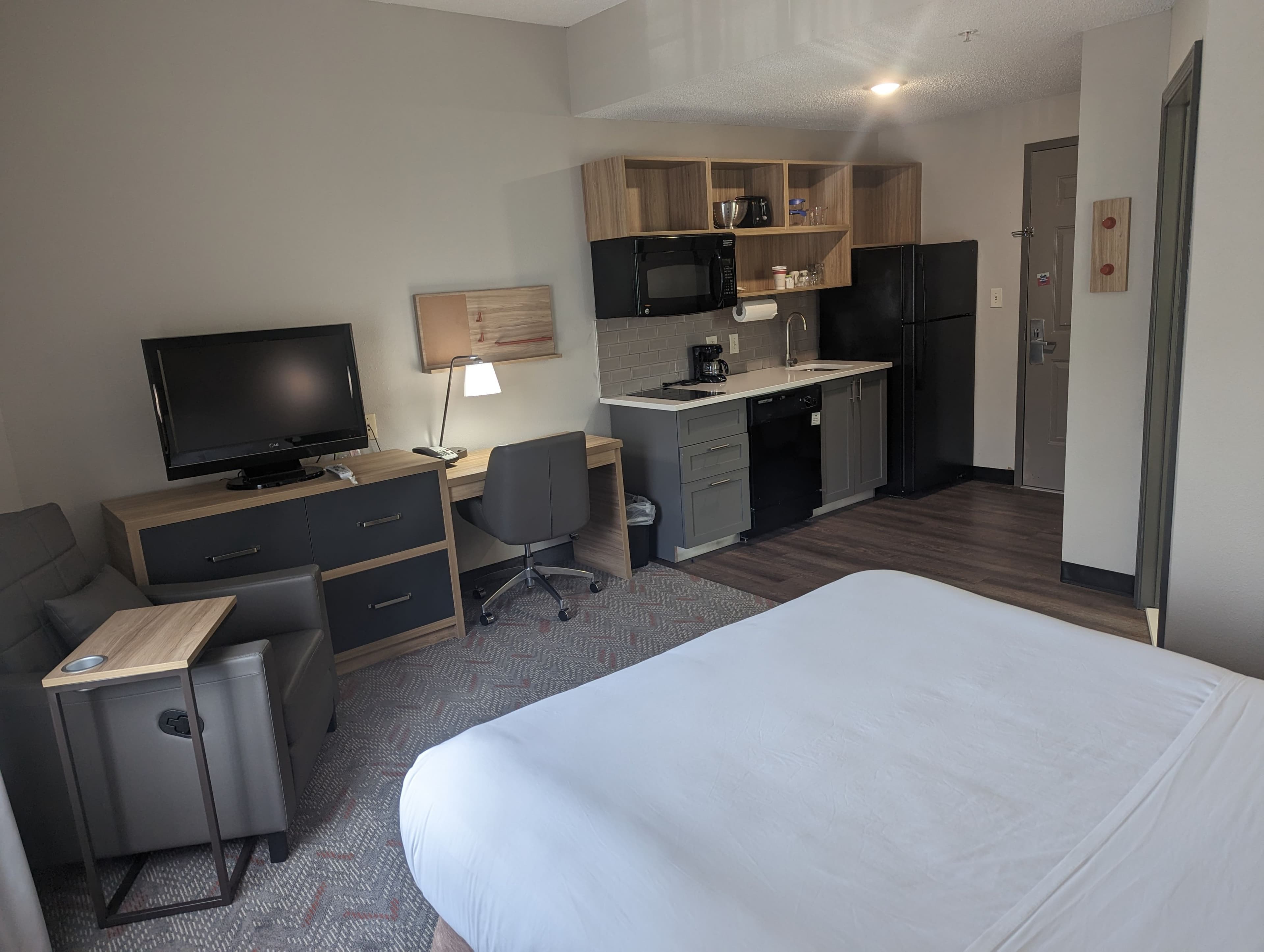 Candlewood Suites Wilson - Image 2