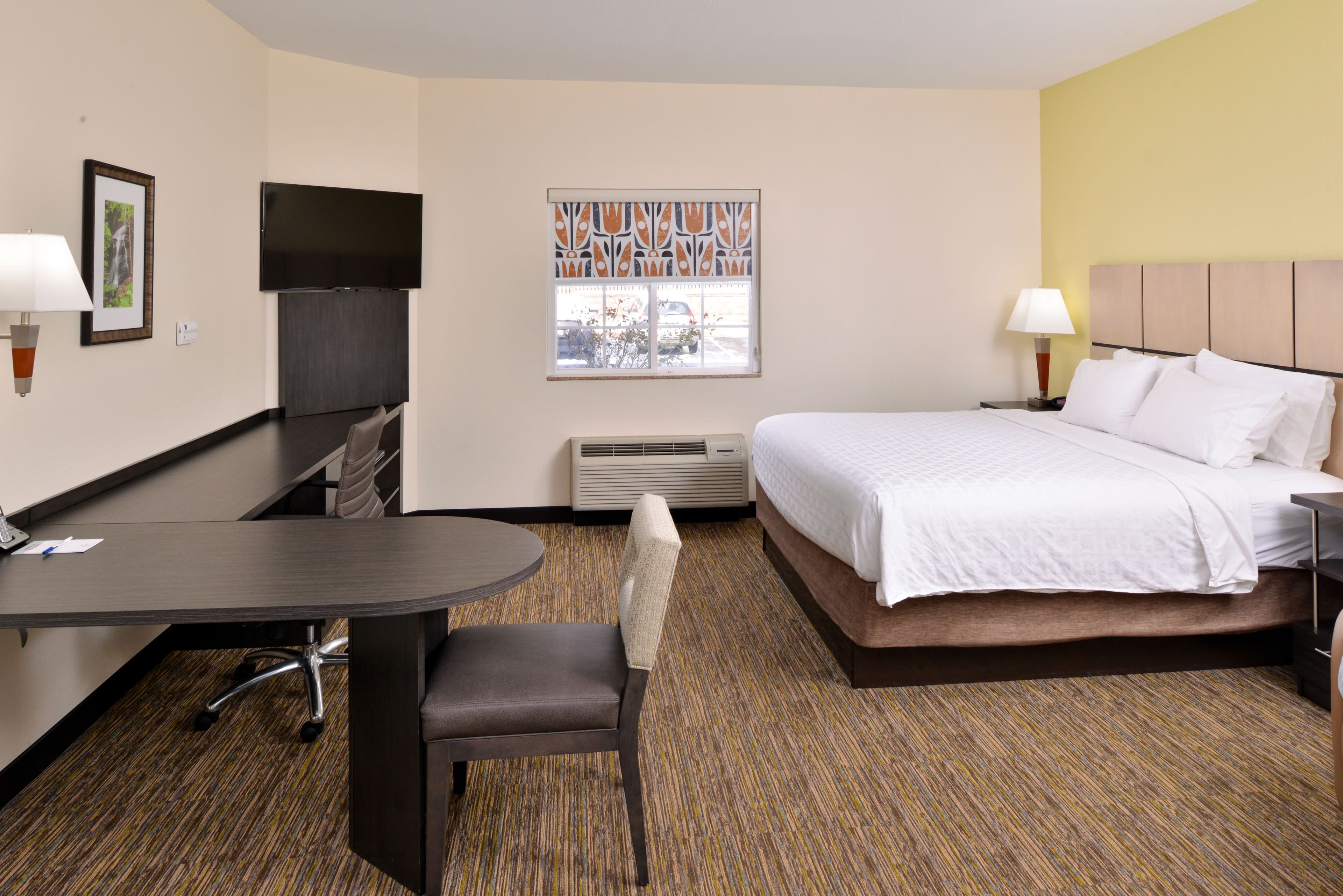 Candlewood Suites Winchester - Image 2