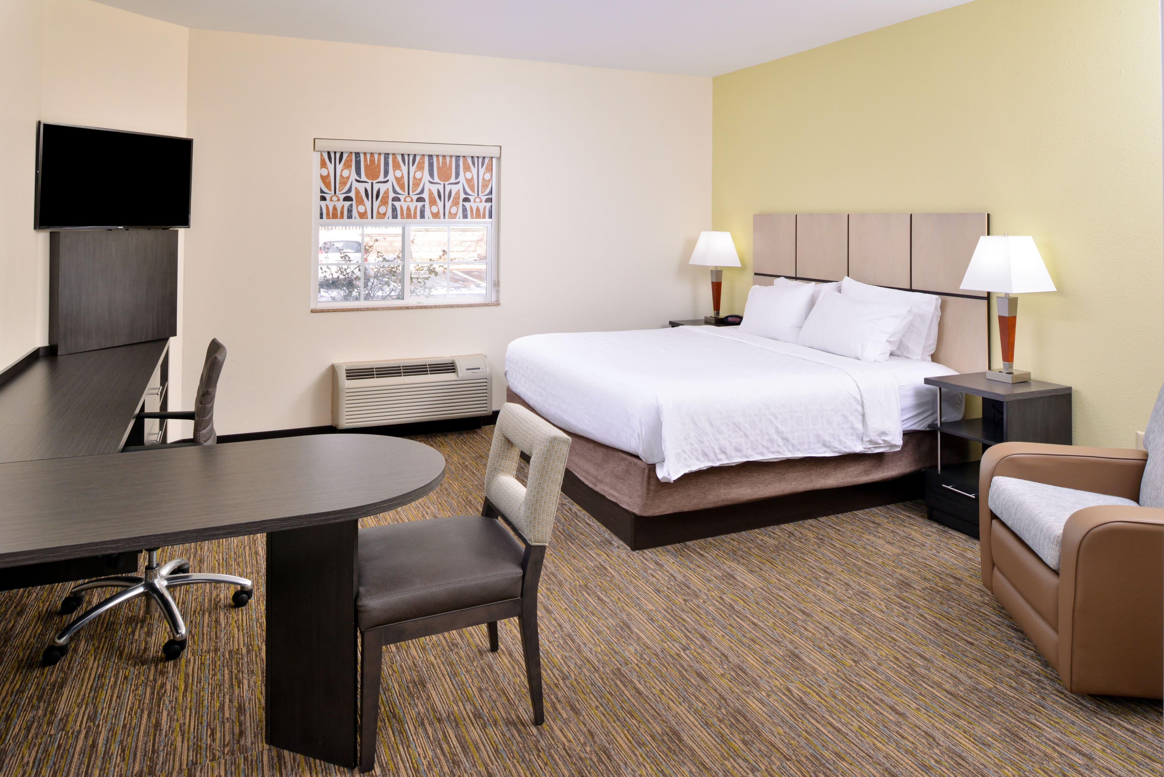 Candlewood Suites Winchester - Image 5