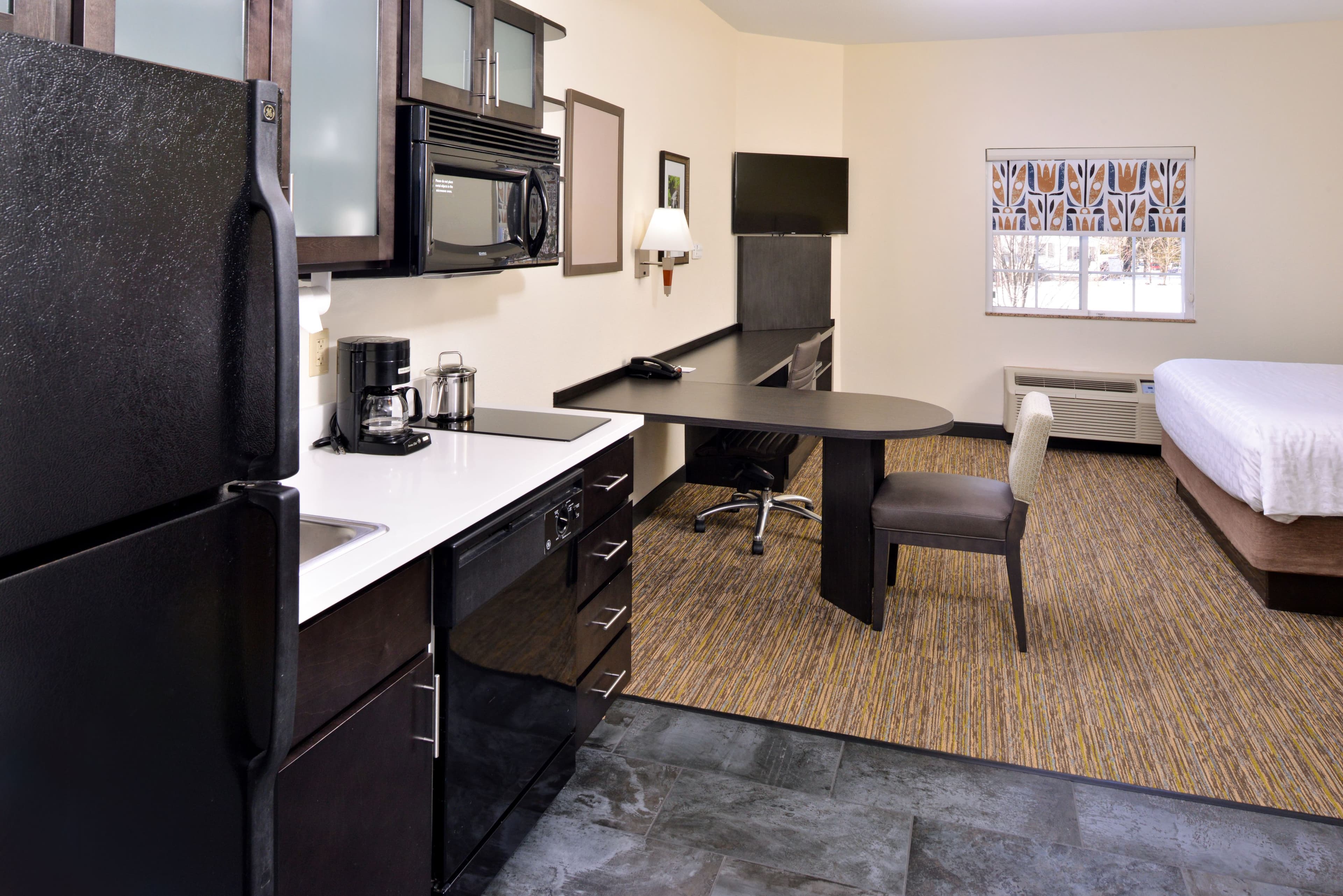 Candlewood Suites Winchester — 8
