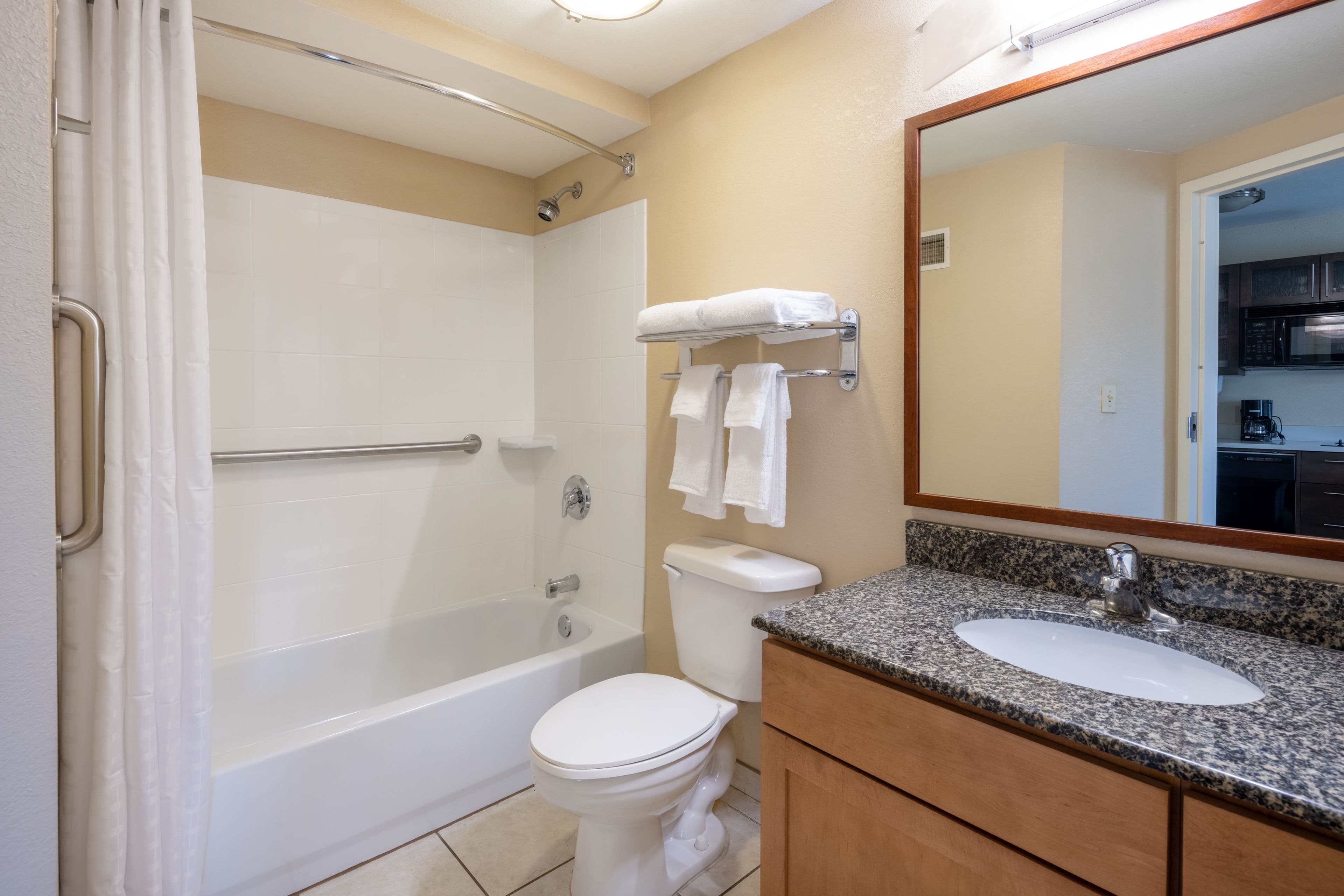 Candlewood Suites Windsor Locks Bradley Arpt — 15