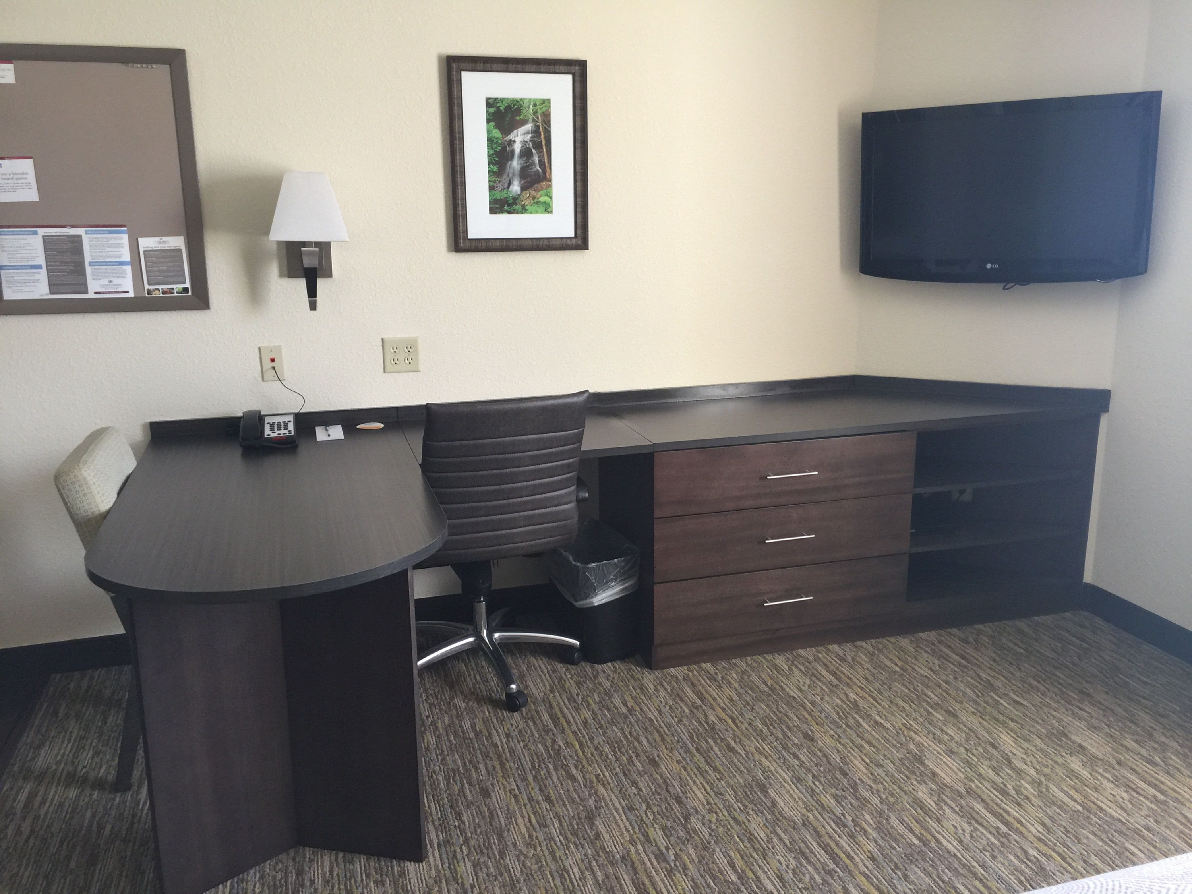 Candlewood Suites Woodward - Image 3
