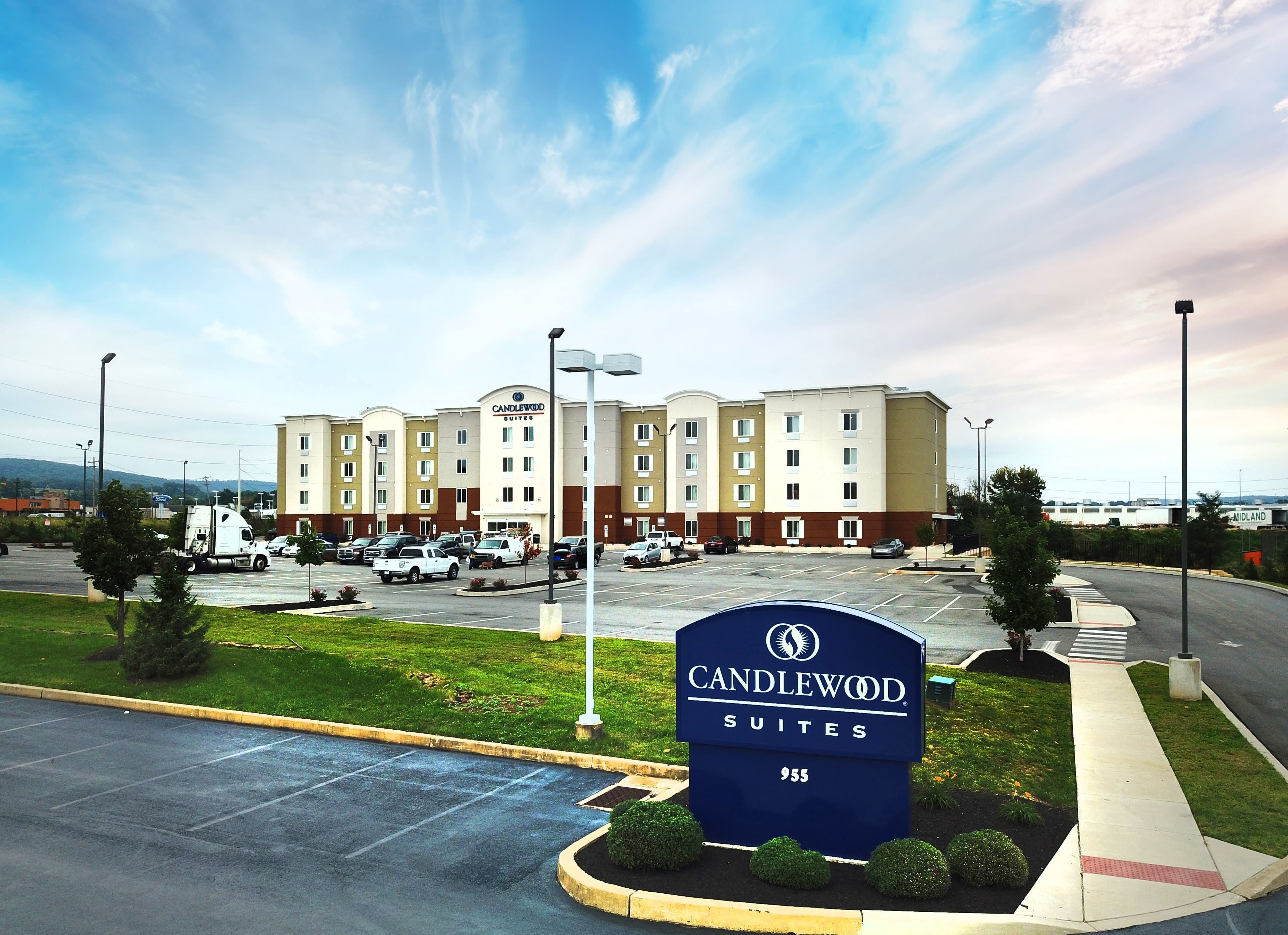 Candlewood Suites York - Image 1