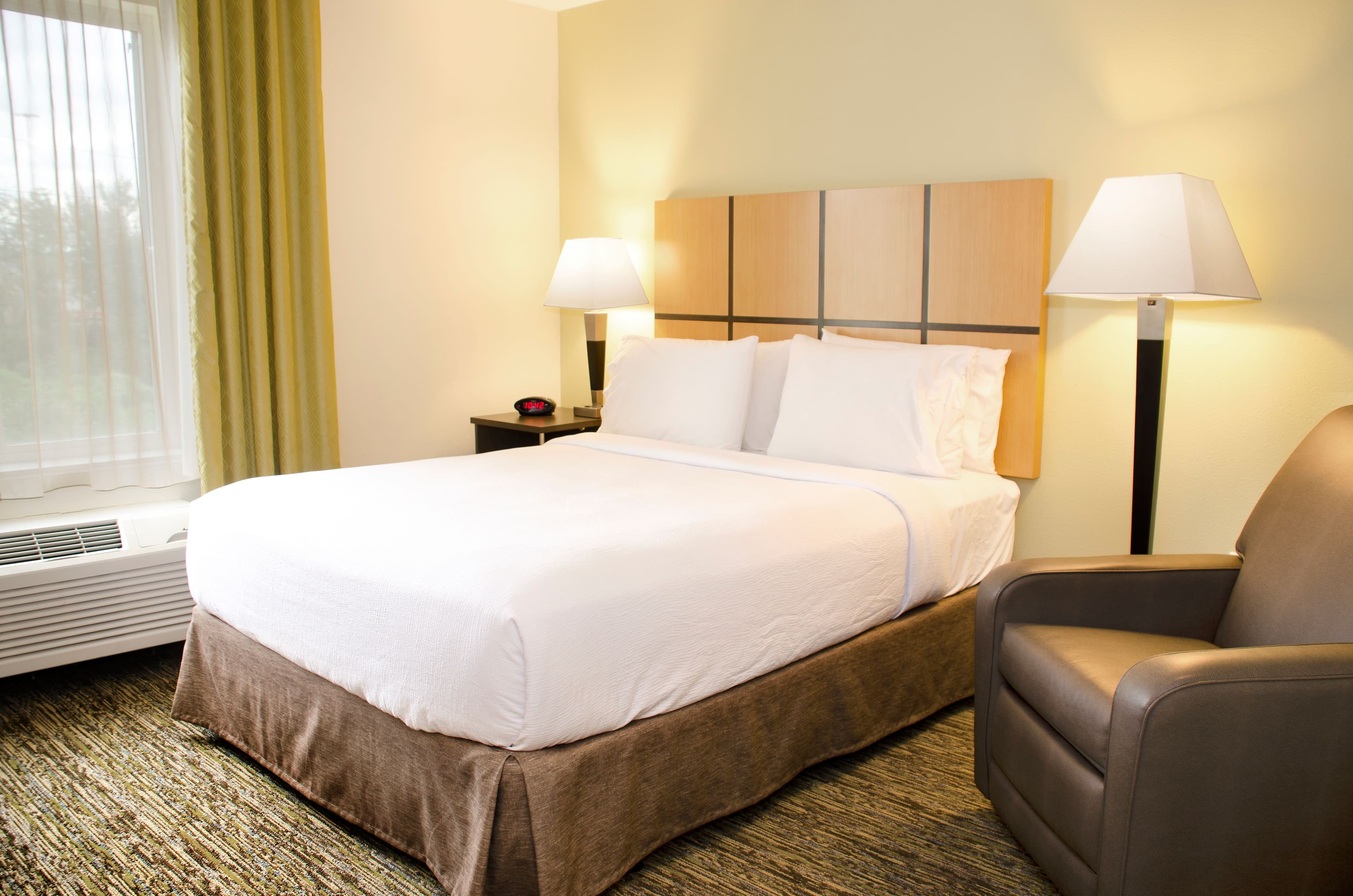 Candlewood Suites York - Image 2