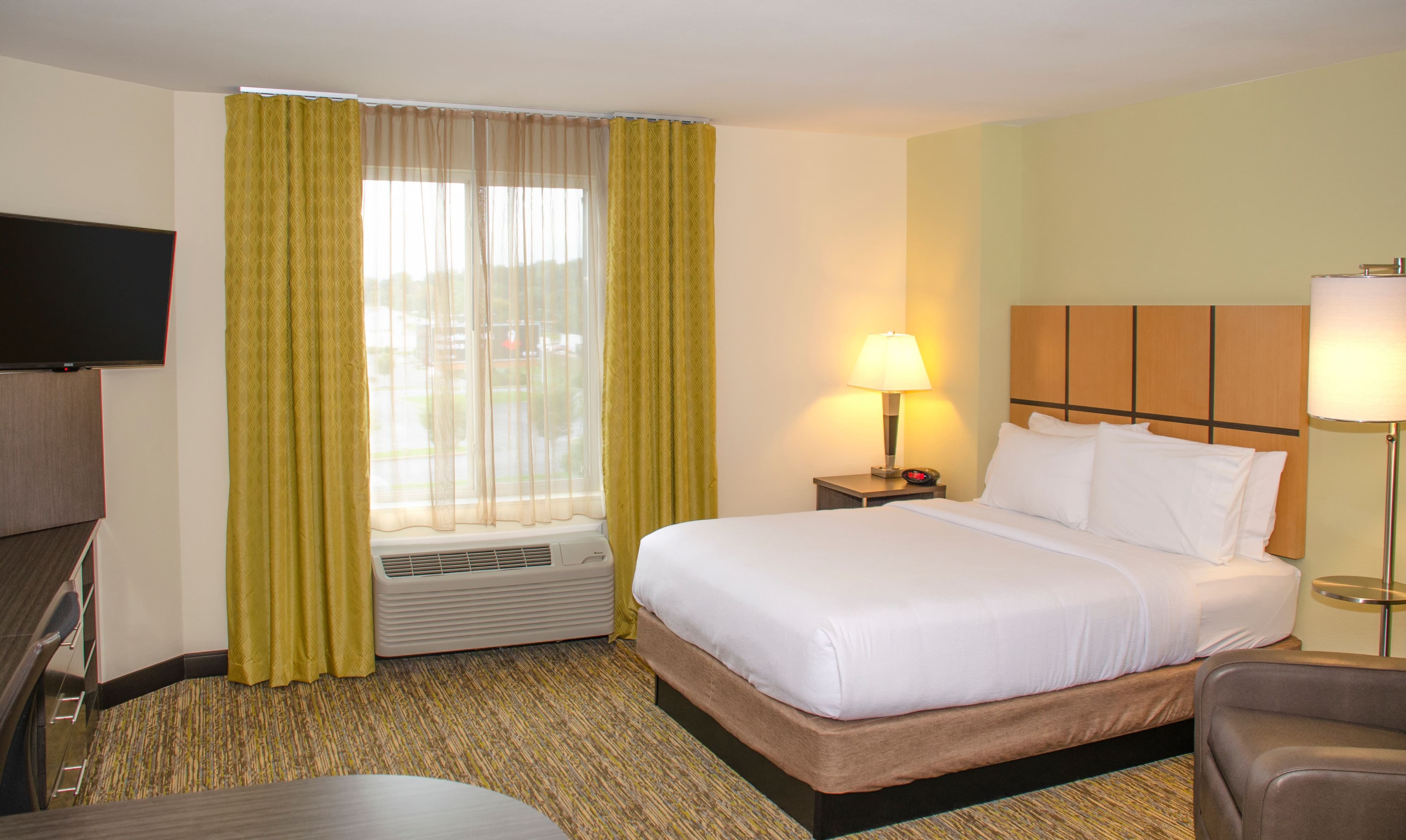 Candlewood Suites York - Image 4
