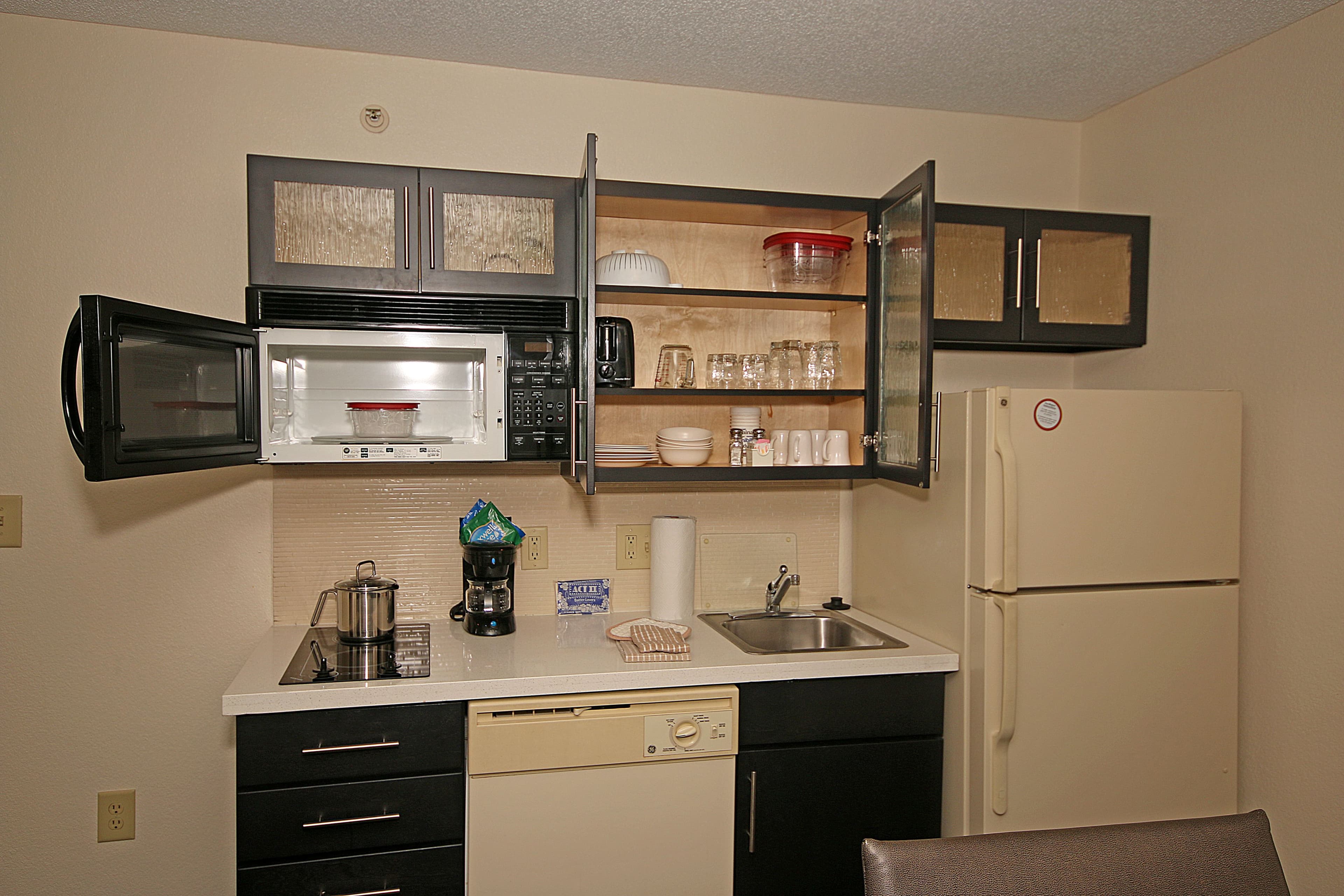 Candlewood Suites Newport News/Yorktown - Image 4