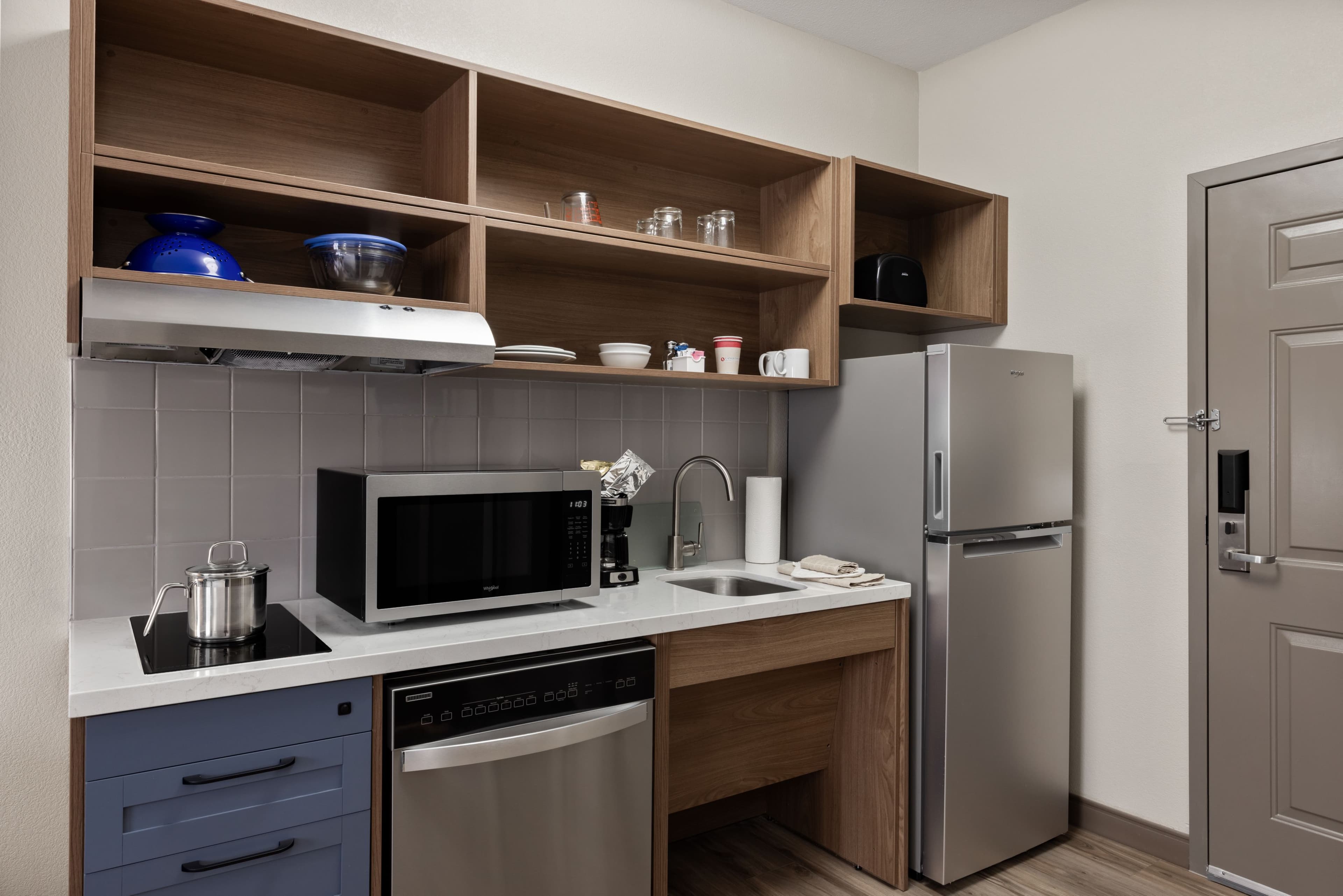 Candlewood Suites Yuma — 17