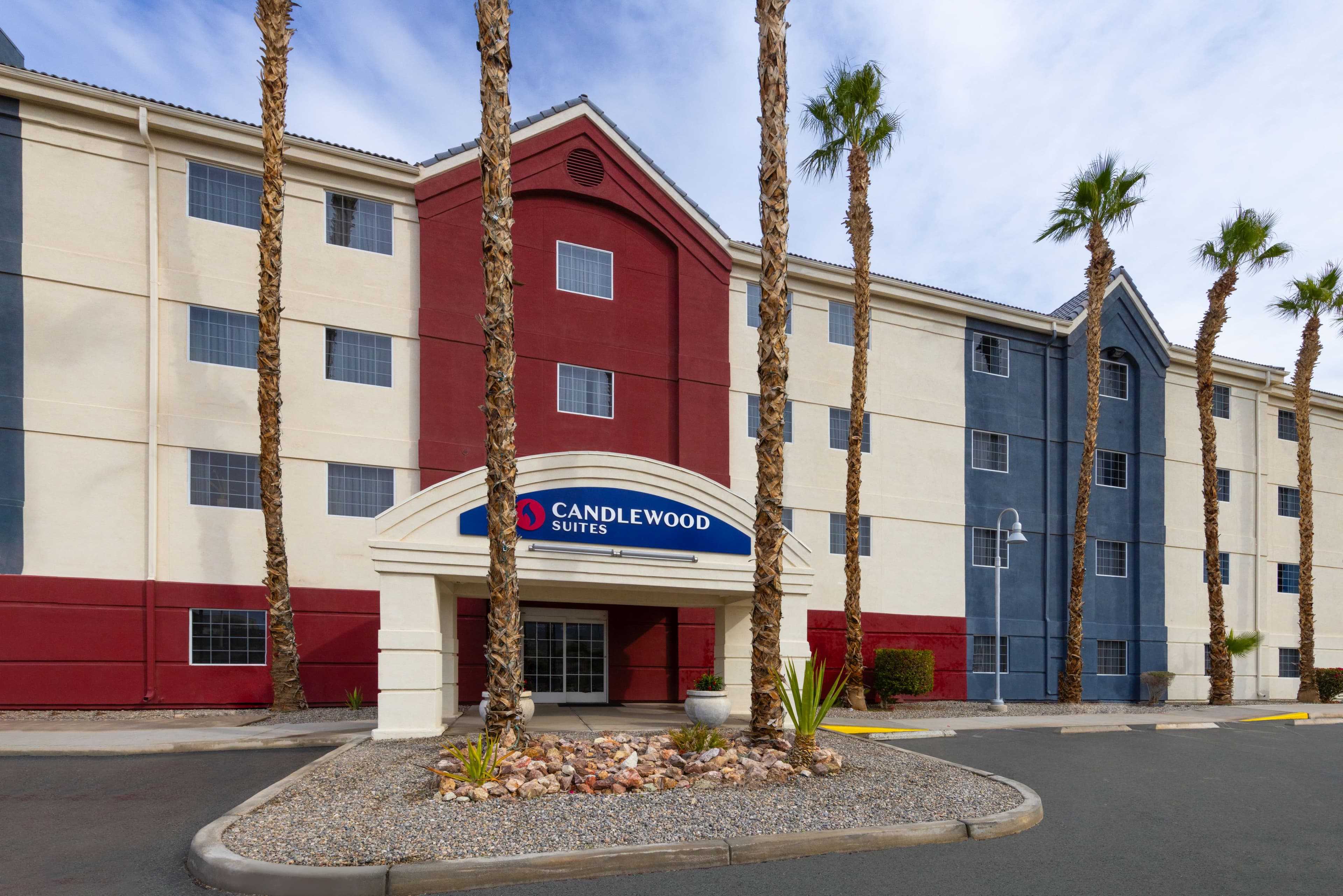 Candlewood Suites Yuma - Image 1