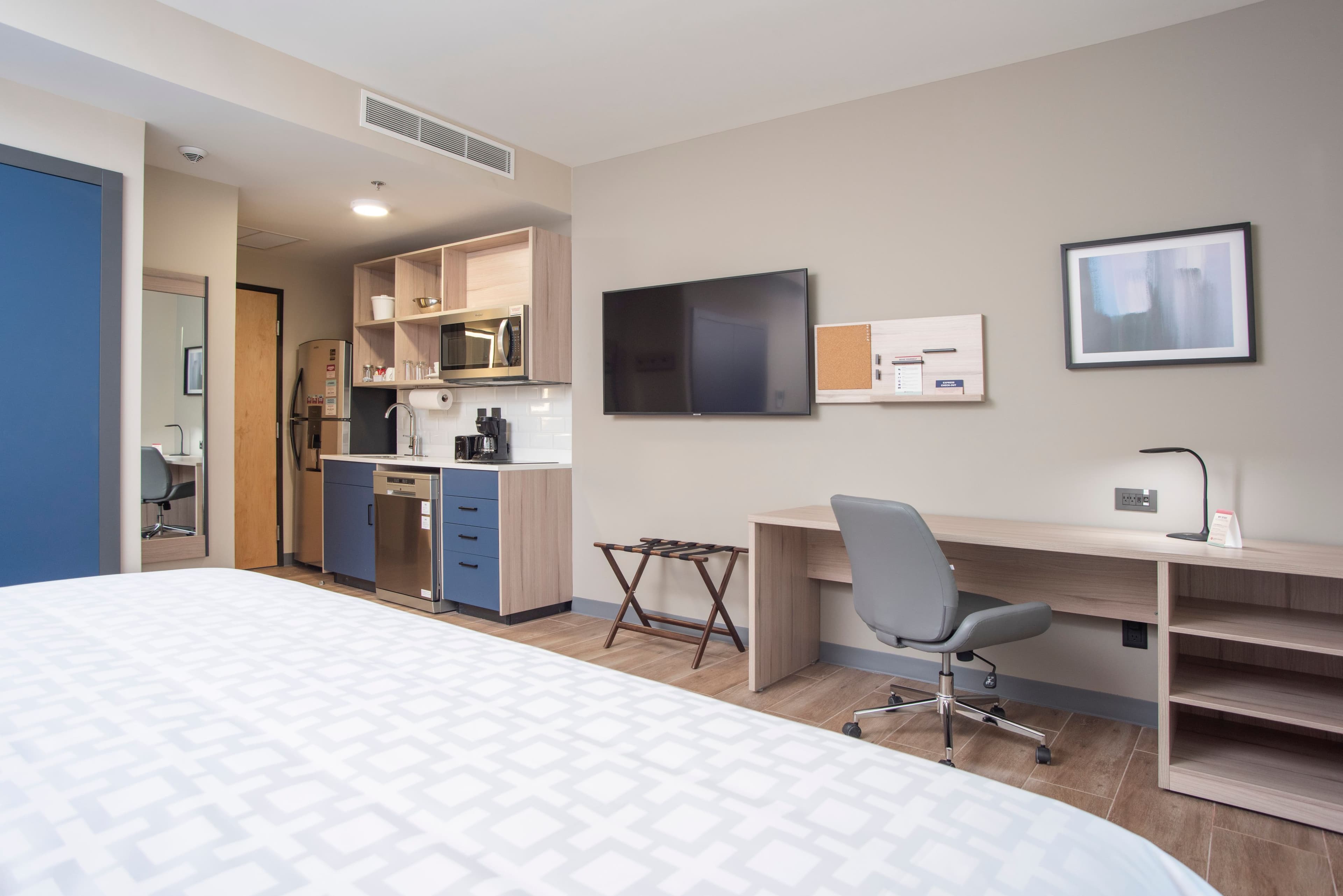 Candlewood Suites Guadalajara Galerias - Image 4