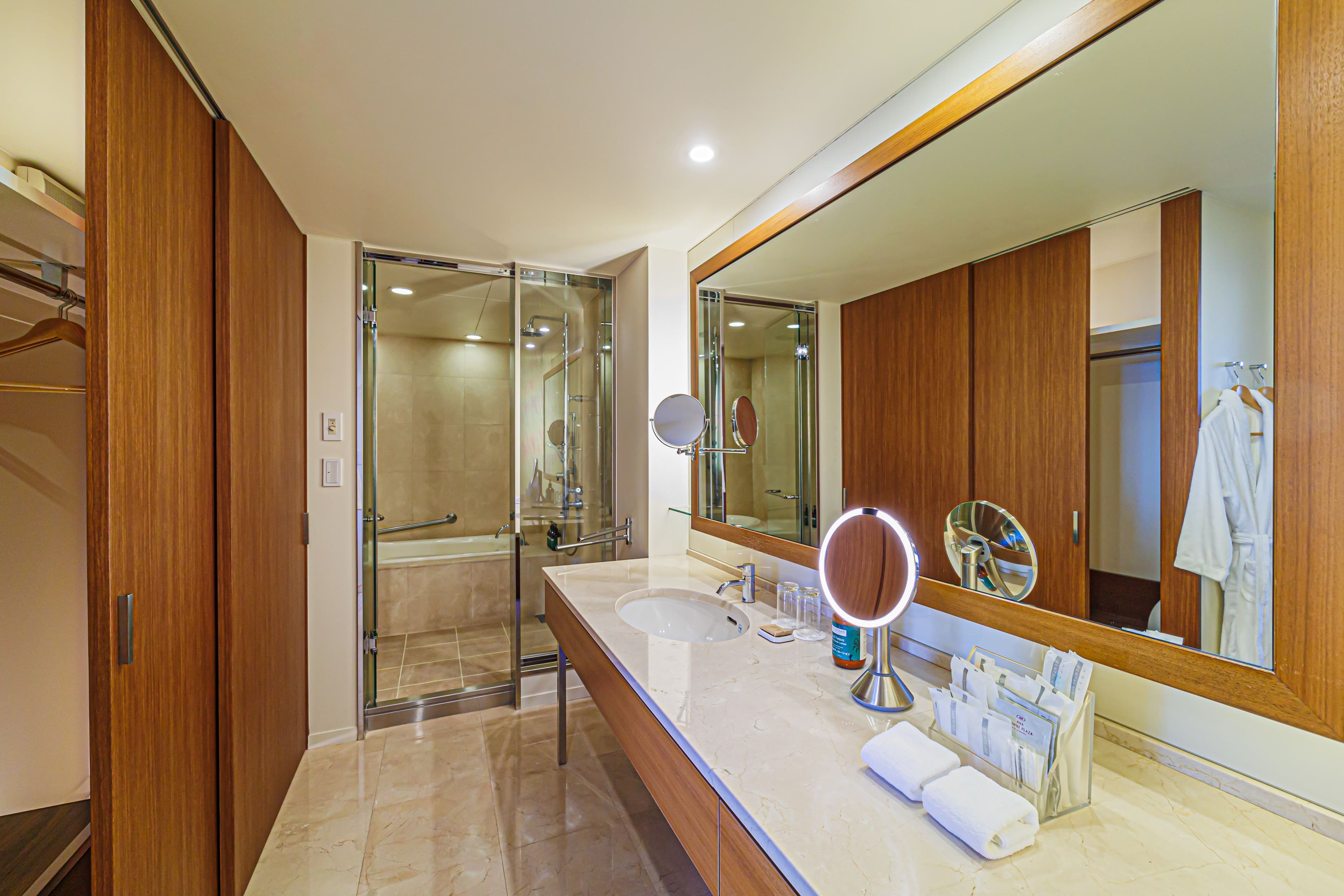 ANA Crowne Plaza Hiroshima — 124