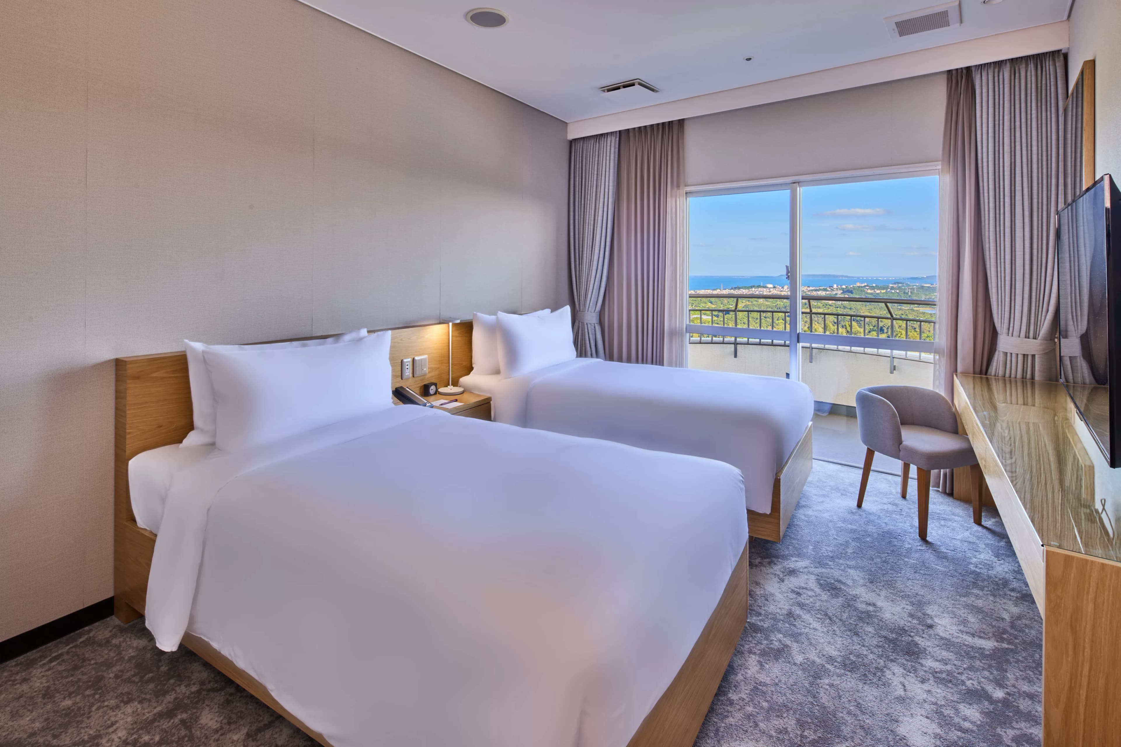ANA Crowne Plaza Resort Okinawa Uruma Hills — 3
