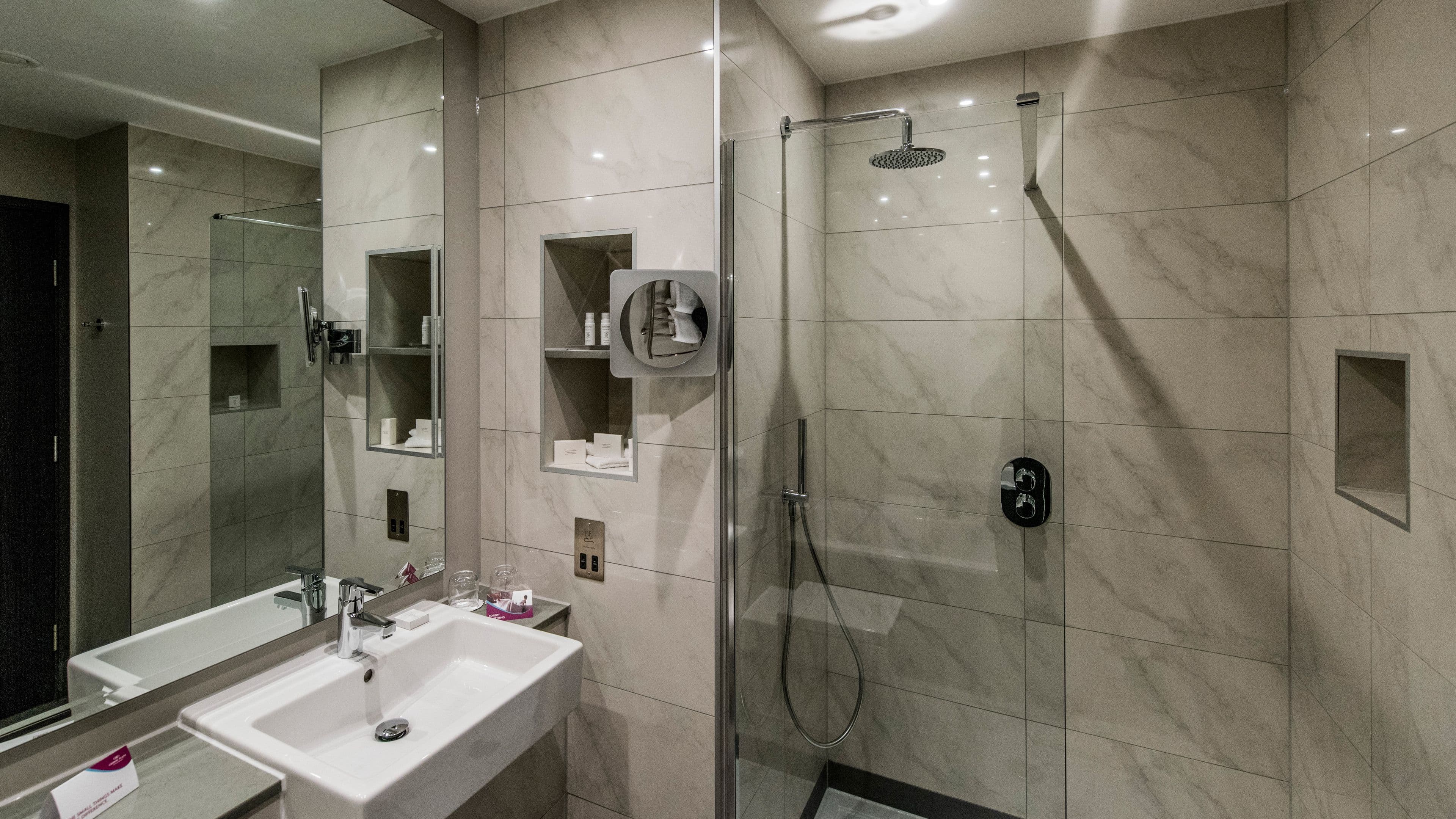 Crowne Plaza Aberdeen Airport - Image 5