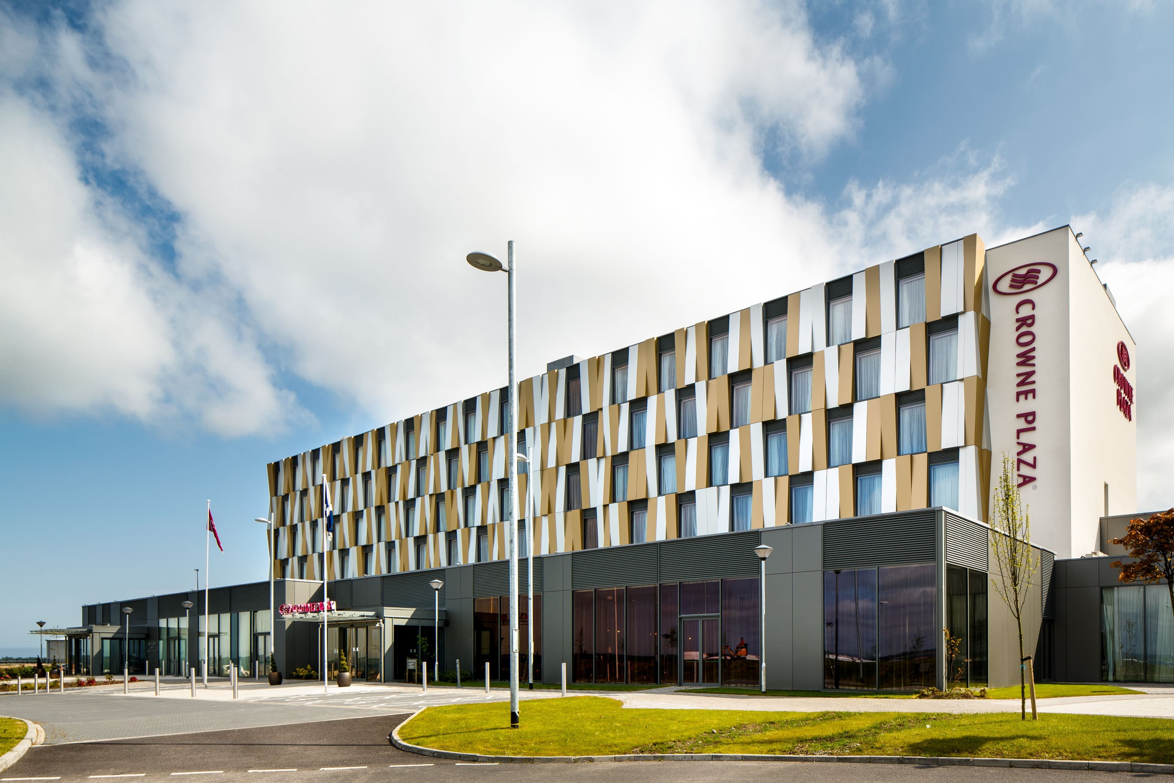 Crowne Plaza Aberdeen Airport - Image 1