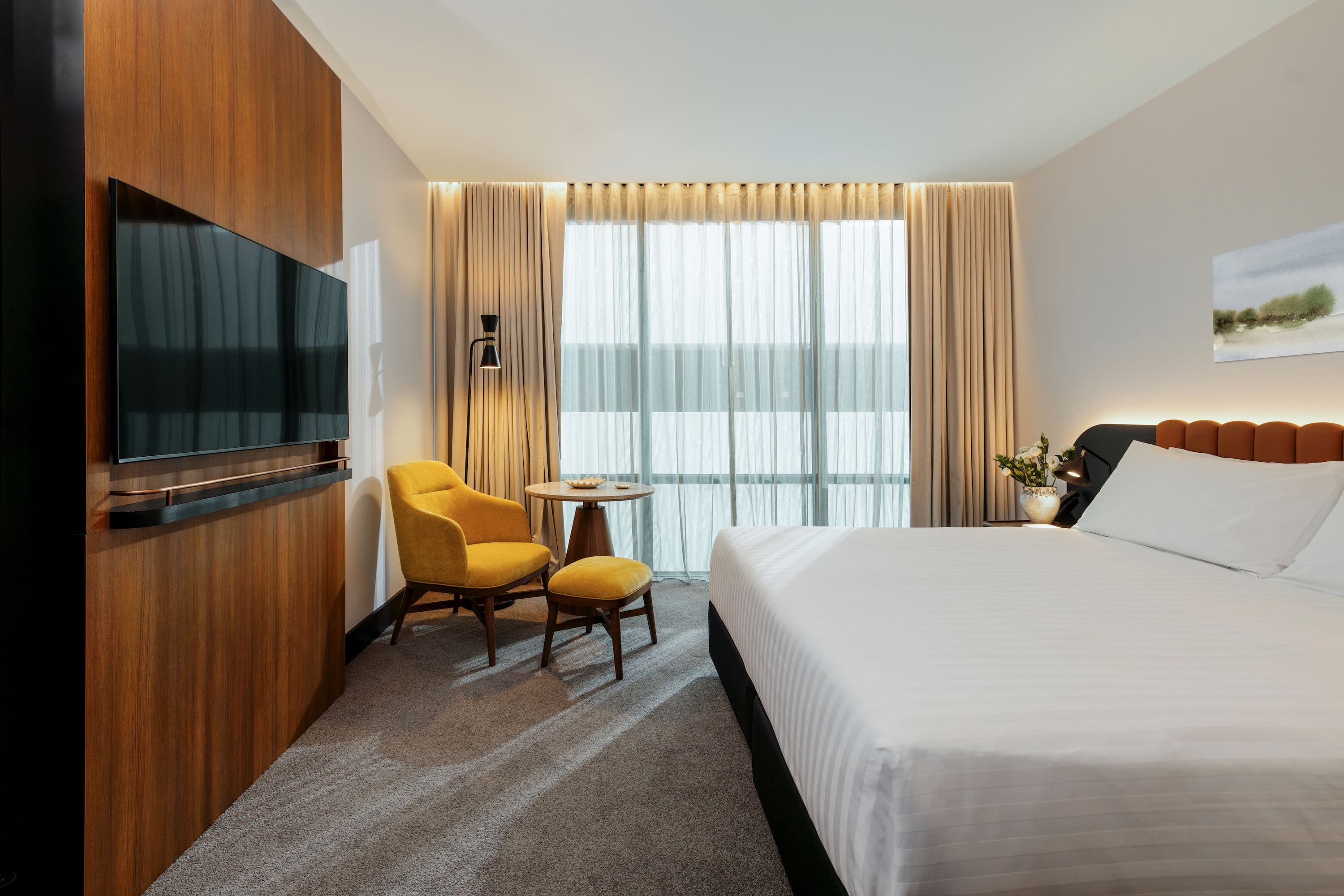 Crowne Plaza Adelaide Mawson Lakes - Image 3