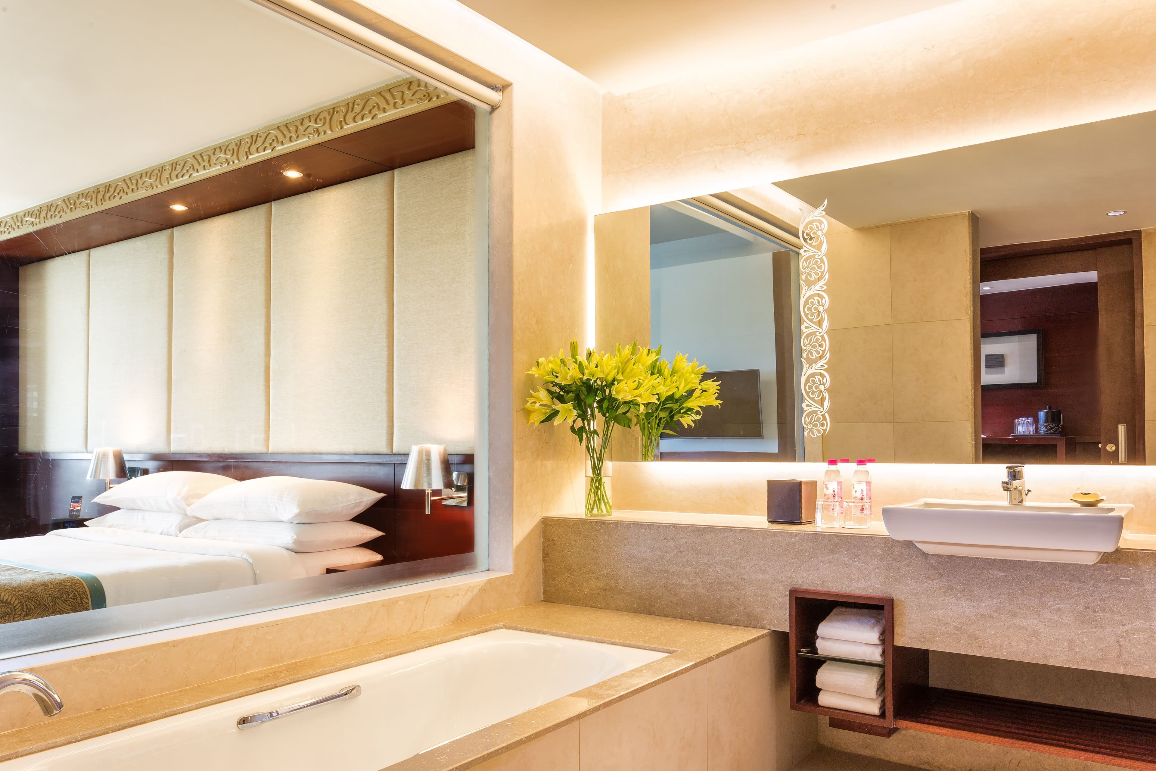 Crowne Plaza Ahmedabad City Centre — 16