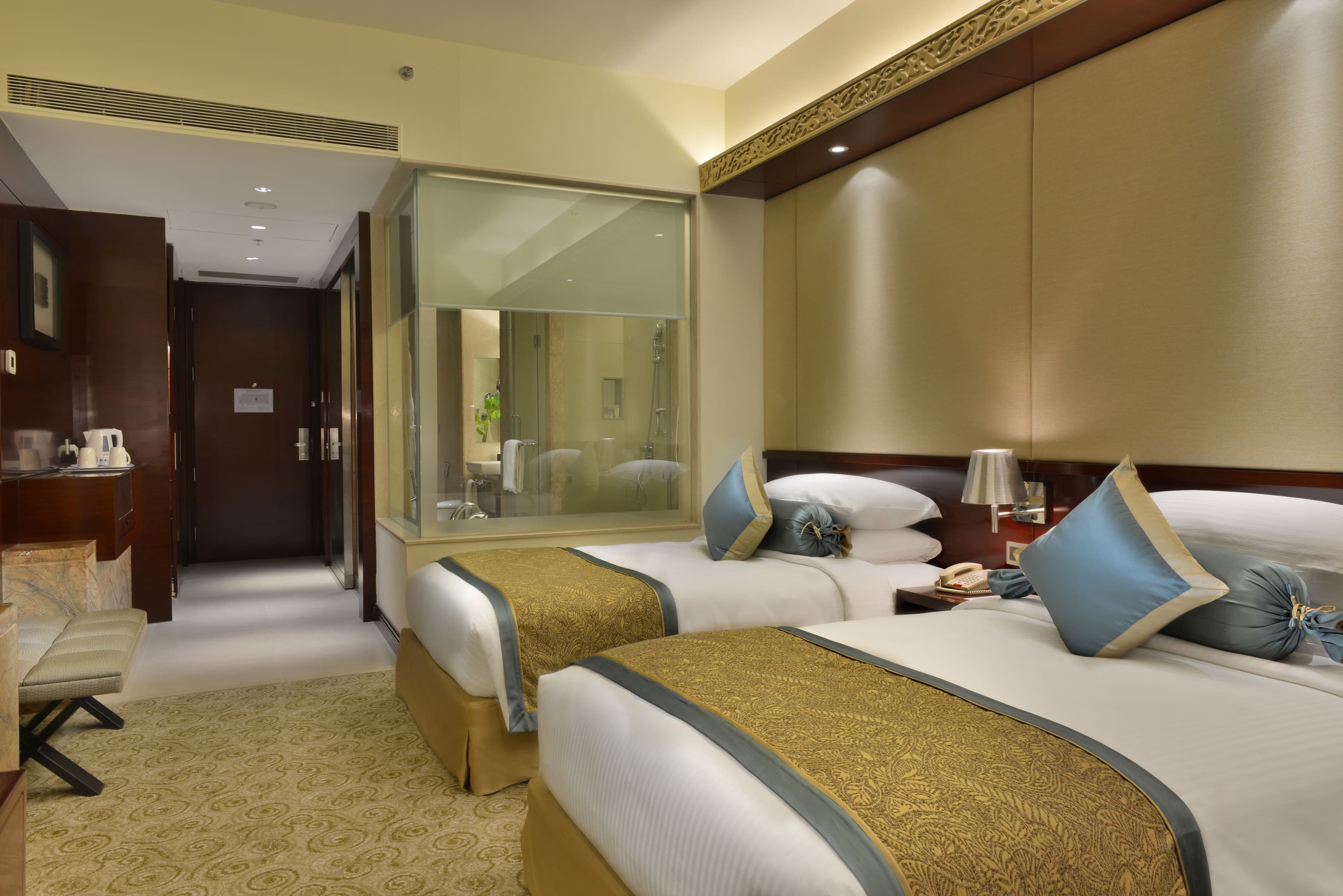 Crowne Plaza Ahmedabad City Centre — 8