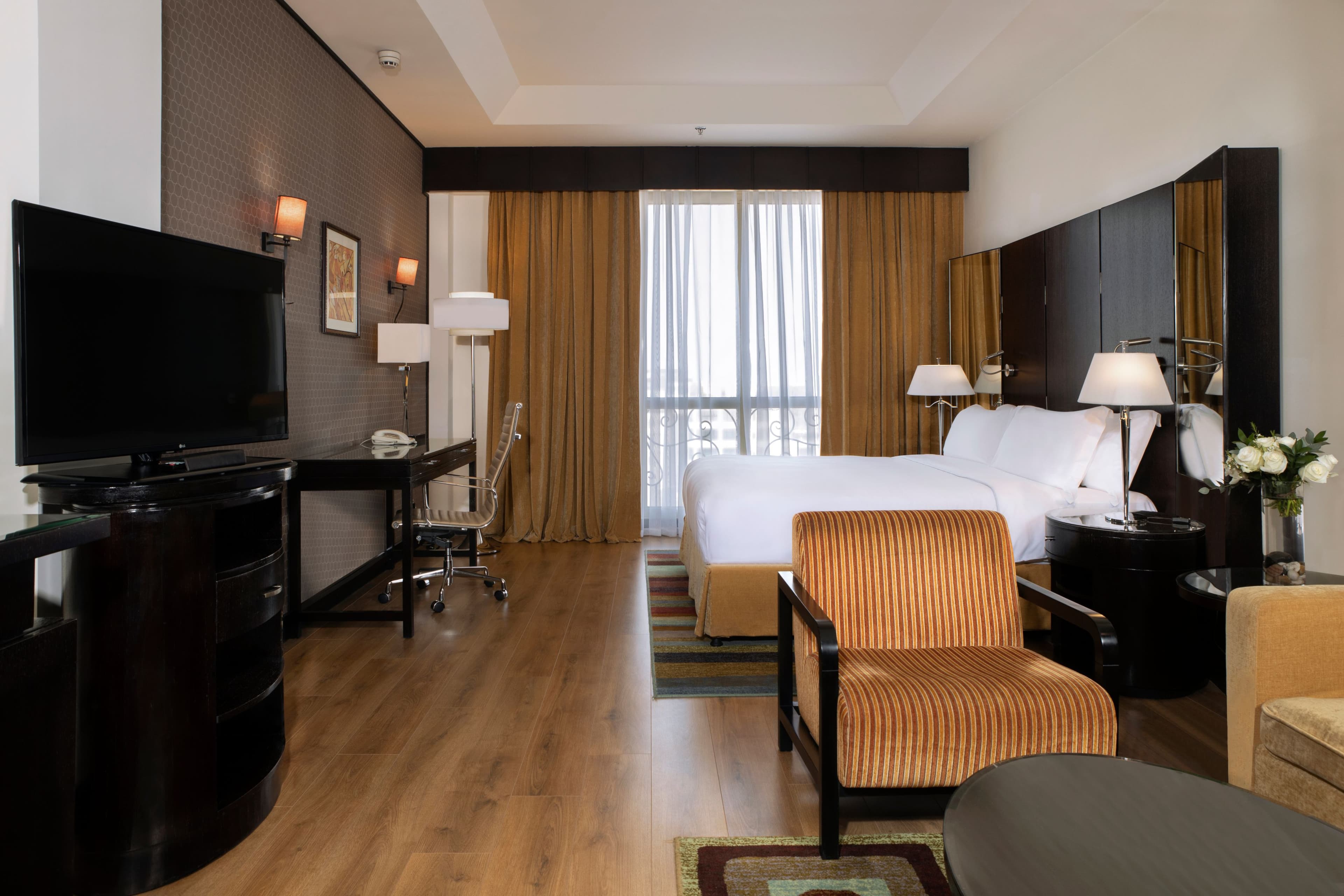 Crowne Plaza Al Khobar - Image 3