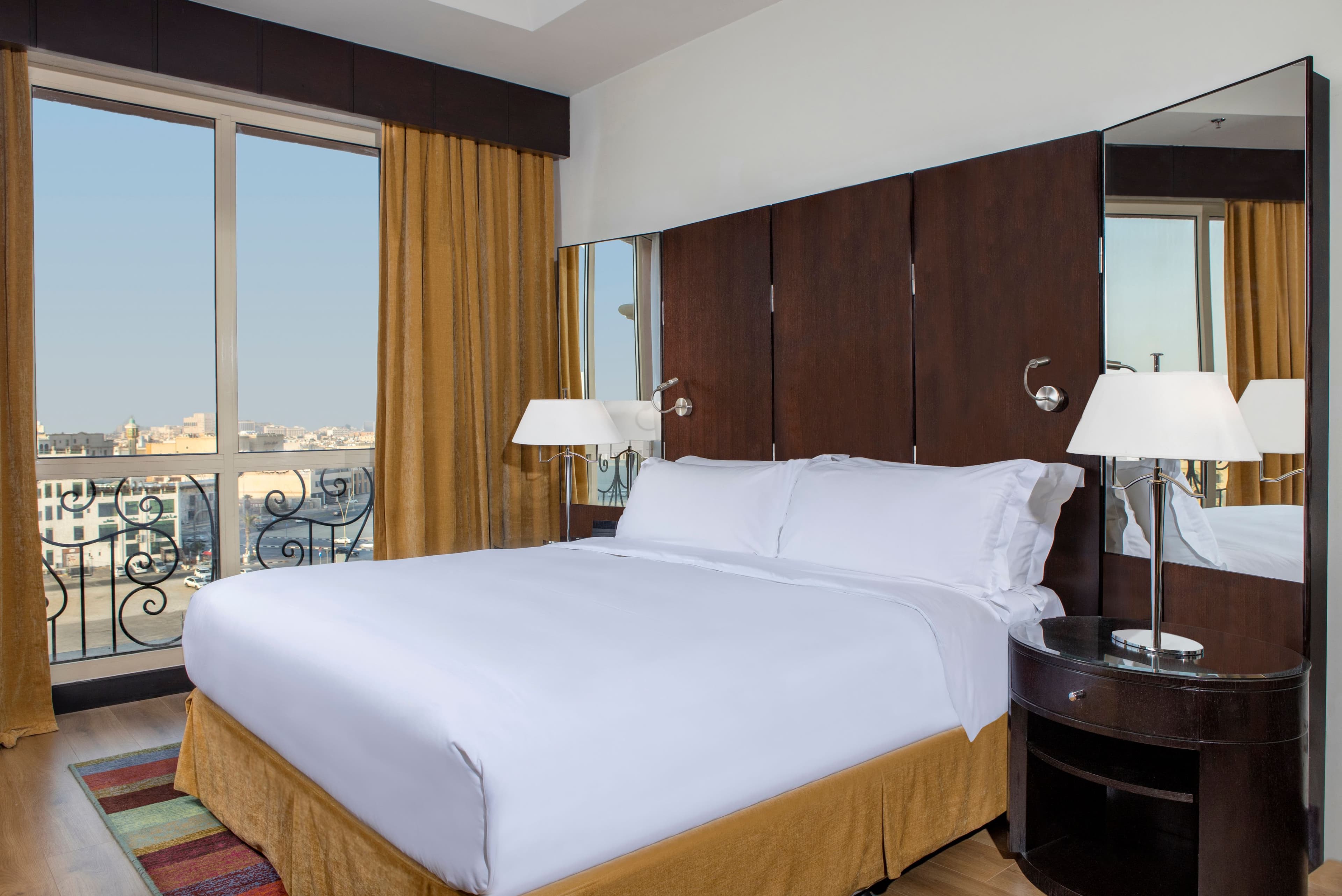Crowne Plaza Al Khobar - Image 5