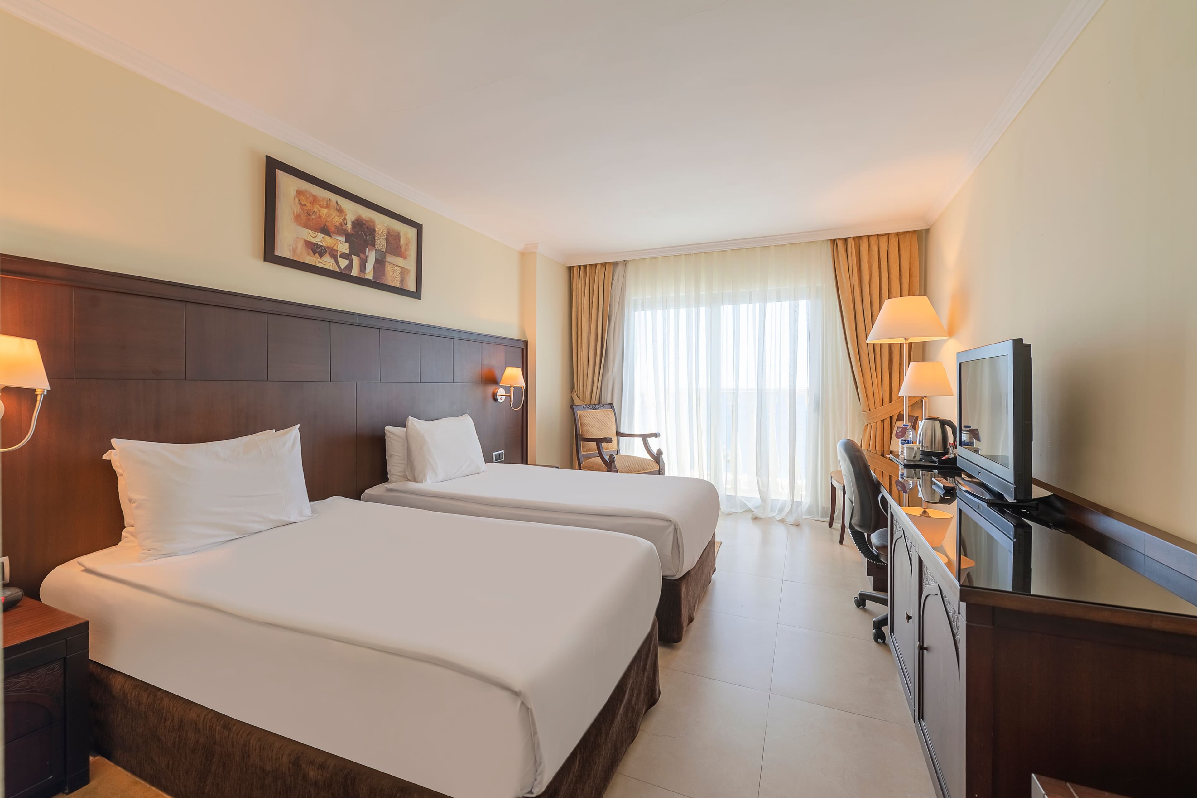 Crowne Plaza Antalya - Image 4