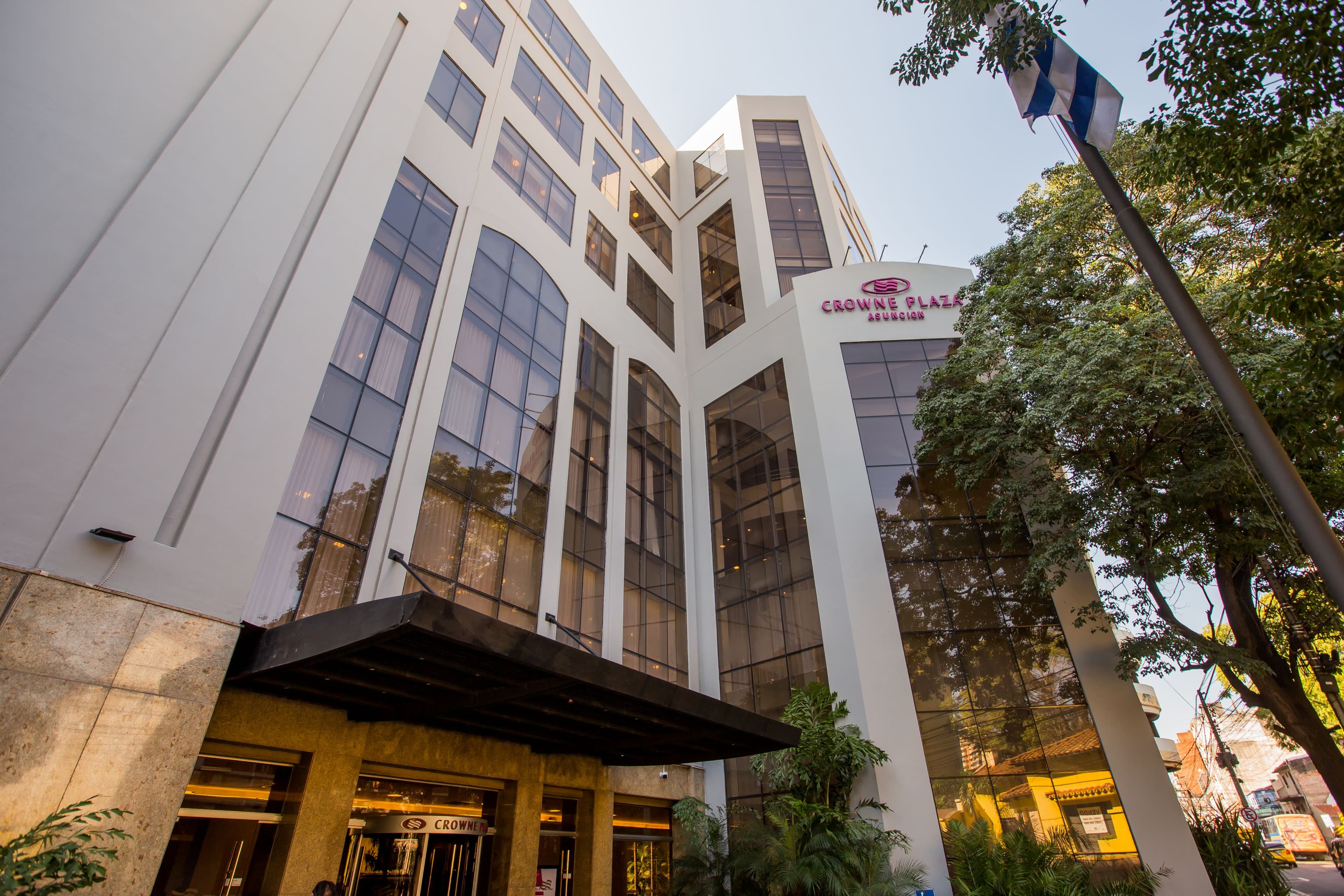 Crowne Plaza Asuncion - Image 1