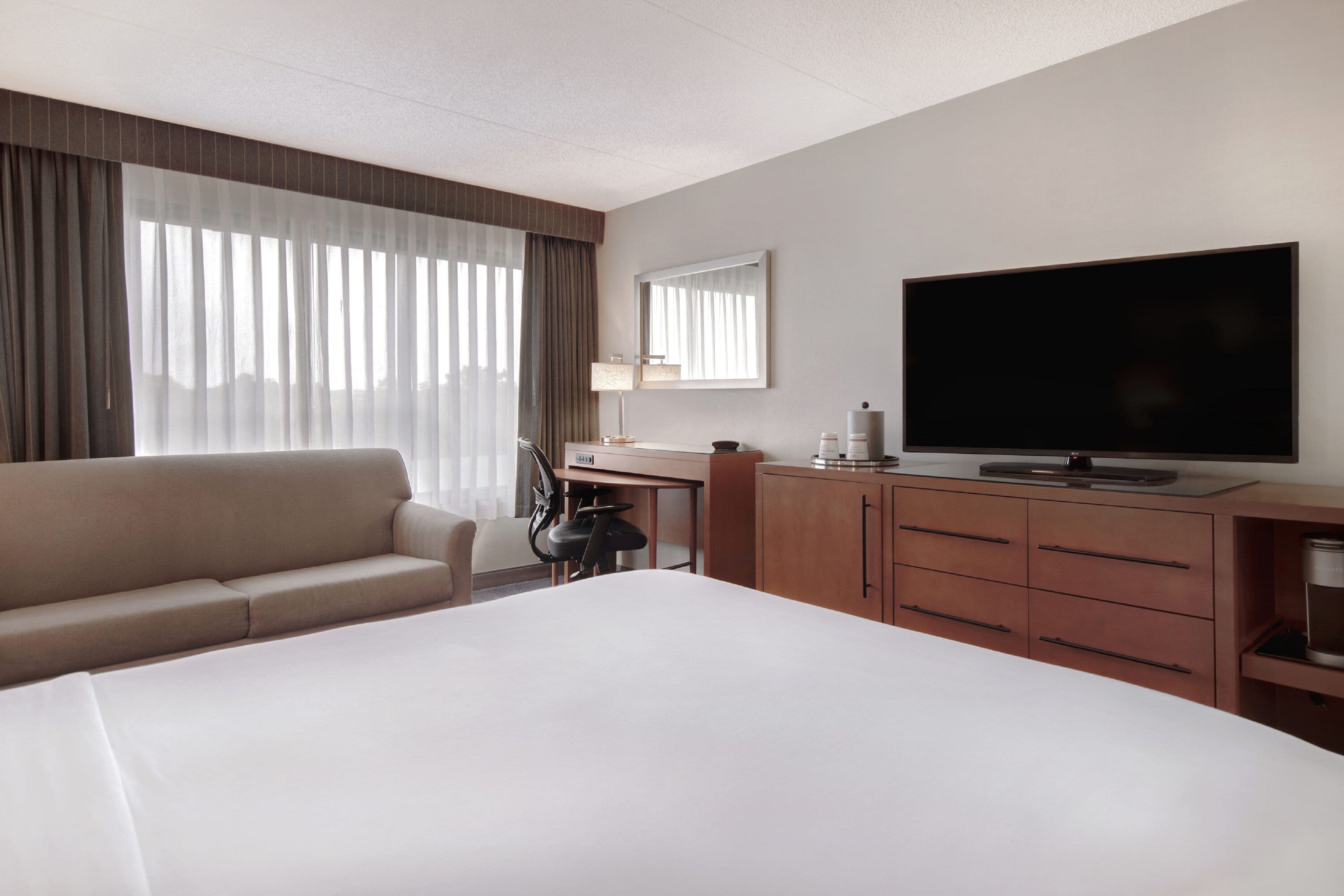Crowne Plaza Auburn Hills — 81