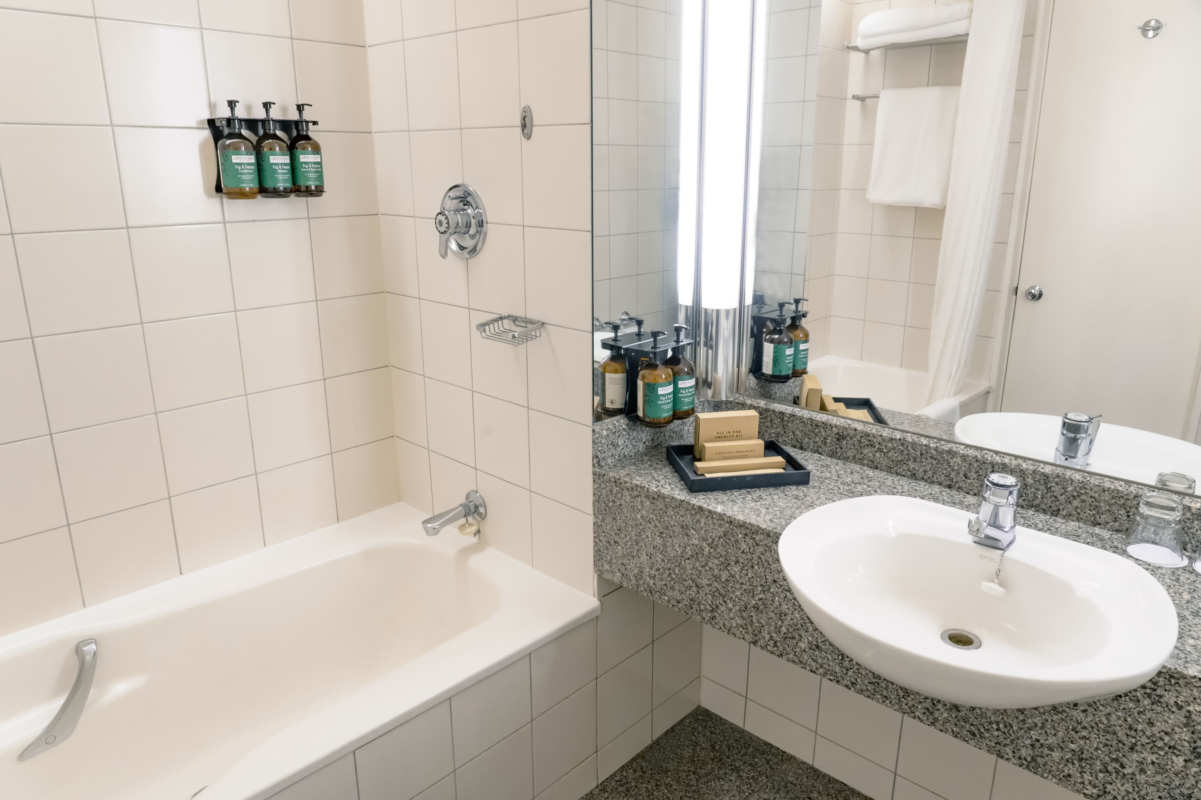 Crowne Plaza Auckland - Image 3