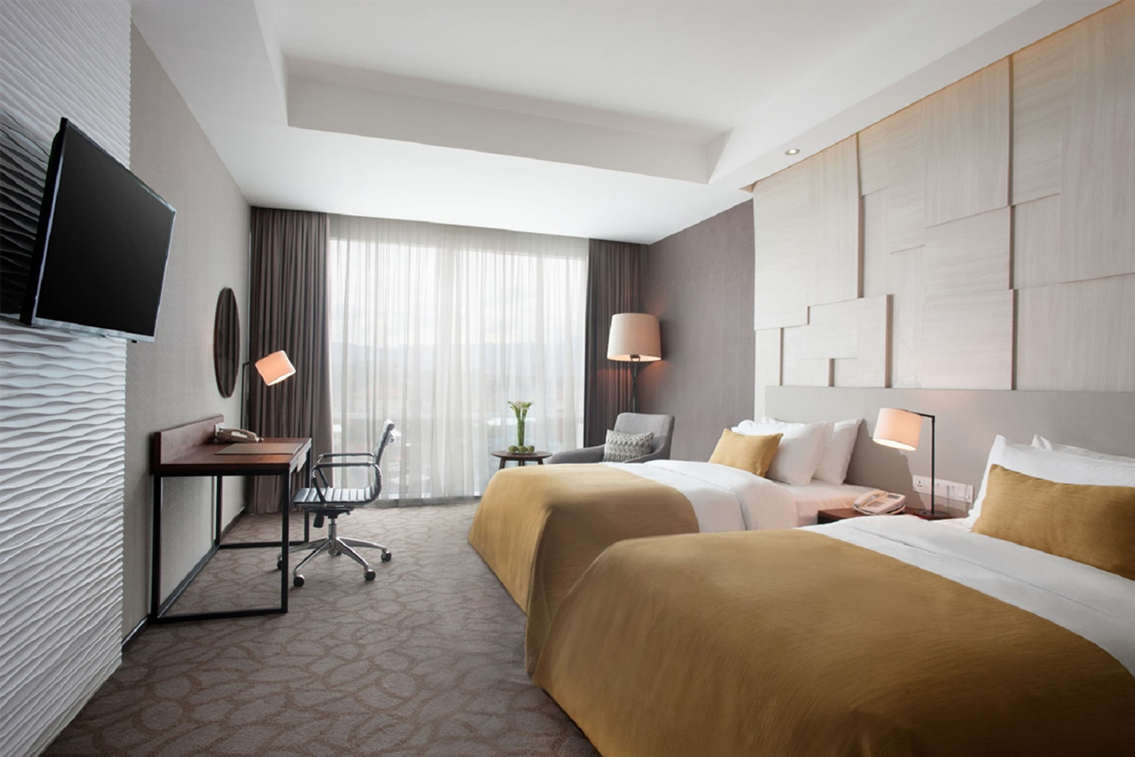Crowne Plaza Bandung - Image 2