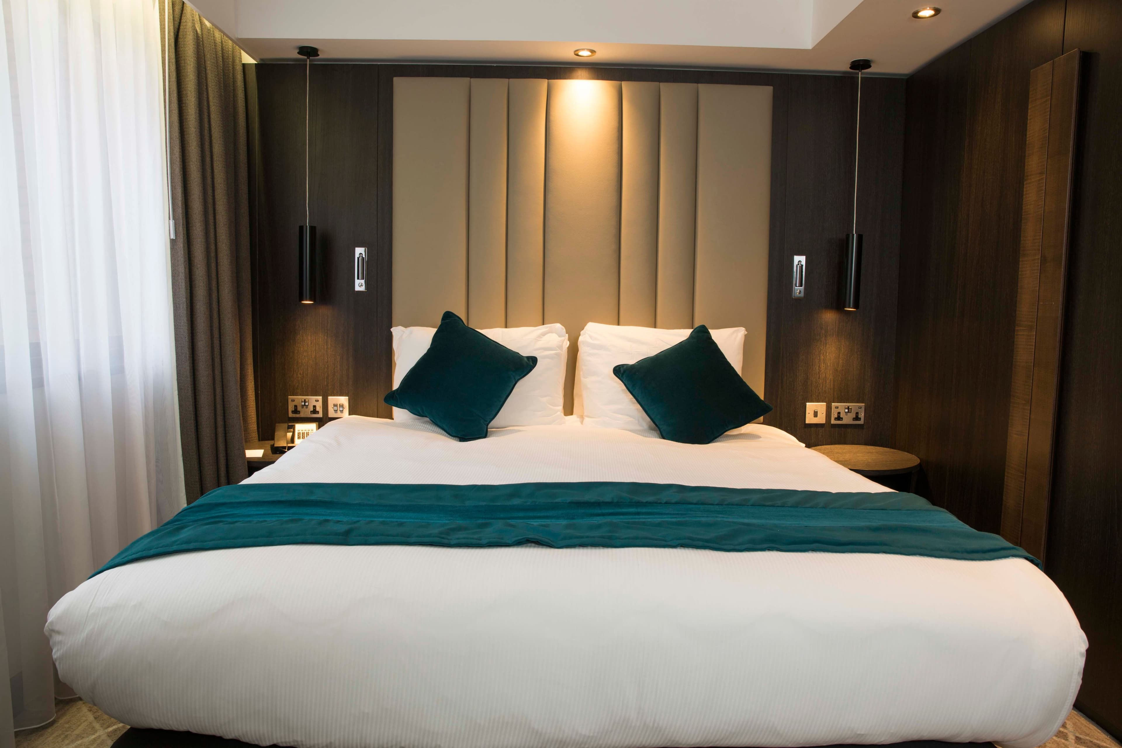 Crowne Plaza Basingstoke - Image 2