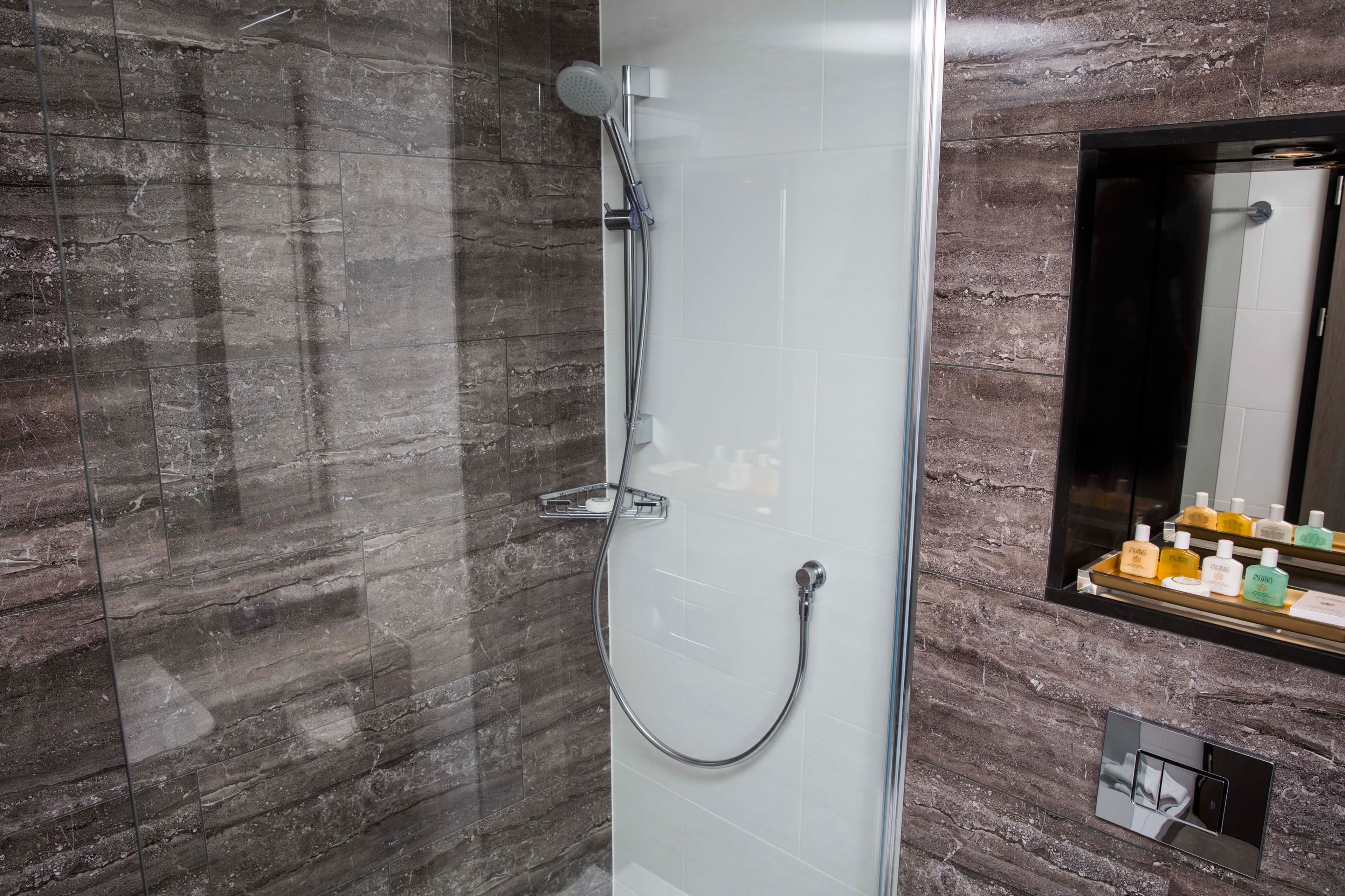 Crowne Plaza Basingstoke - Image 5