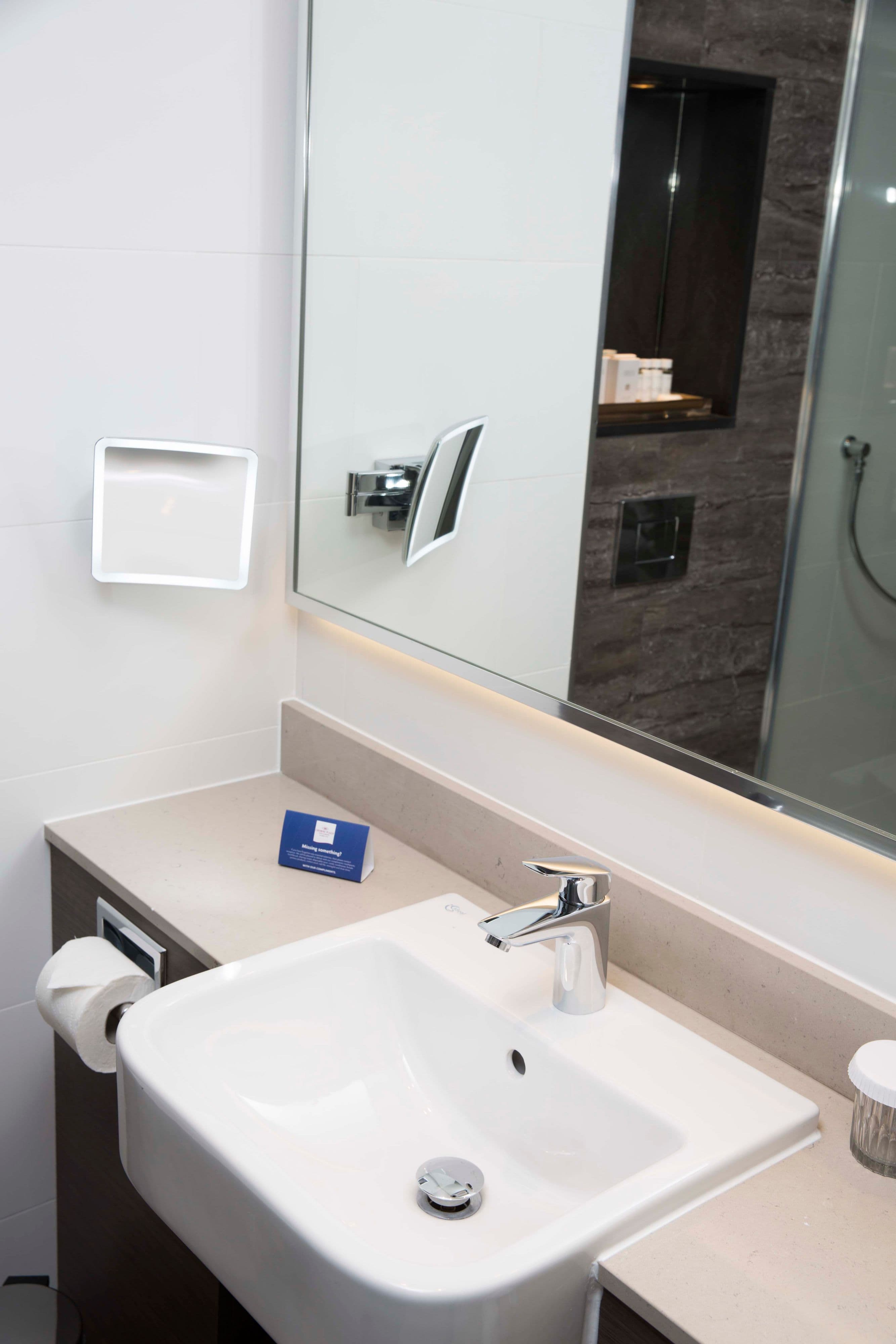 Crowne Plaza Basingstoke — 9