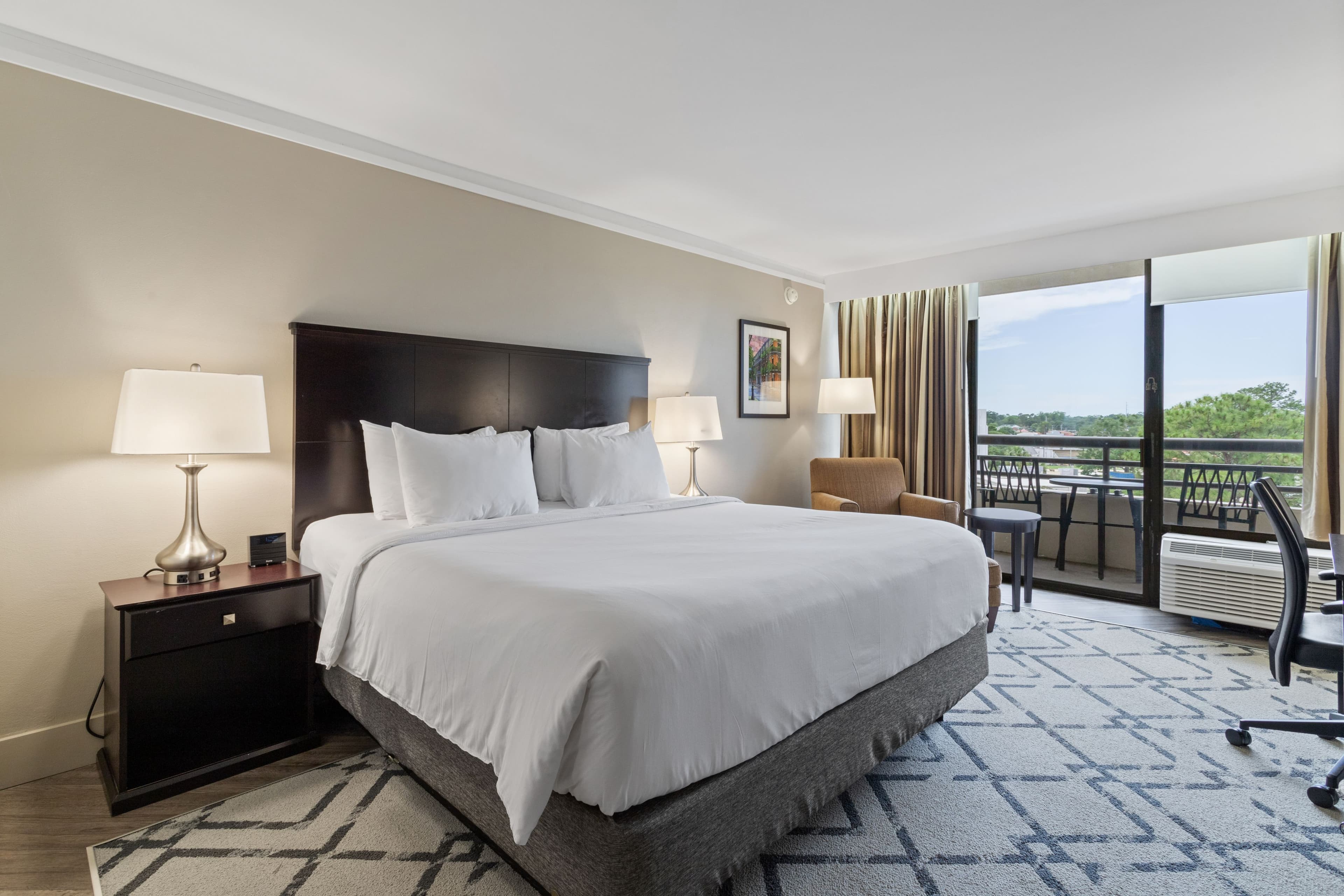 Crowne Plaza Executive Center Baton Rouge — 12